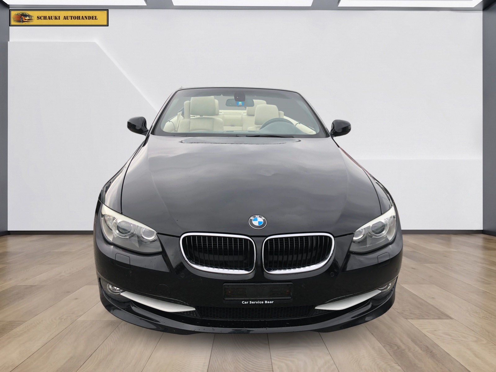 BMW 320i Cabriolet-image-3