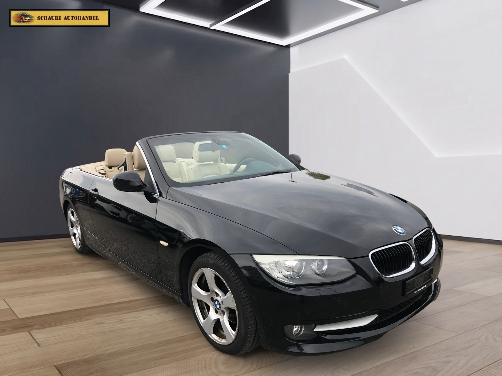 BMW 320i Cabriolet-image-5
