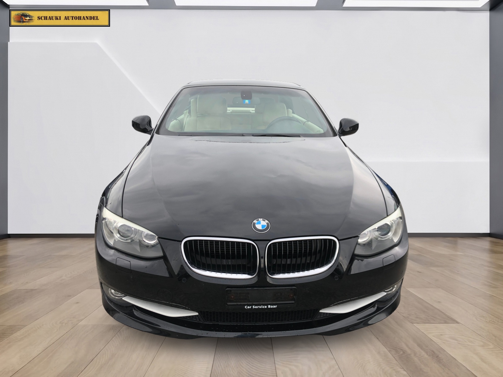 BMW 320i Cabriolet-image-2