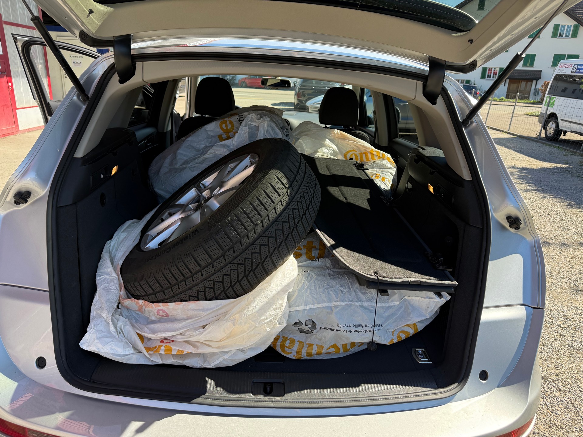 AUDI Q5 2.0 TFSI quattro-image-9