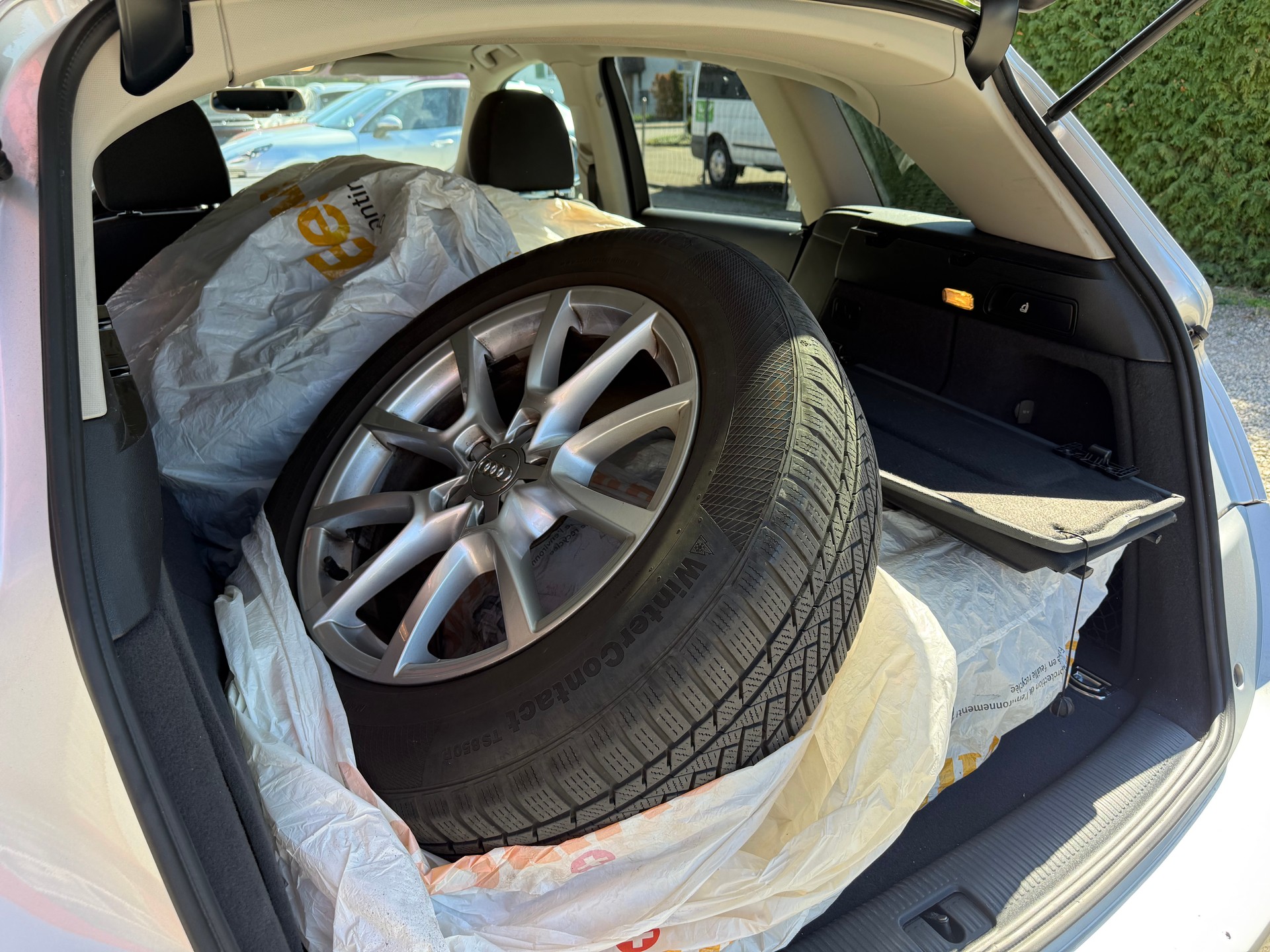 AUDI Q5 2.0 TFSI quattro-image-10