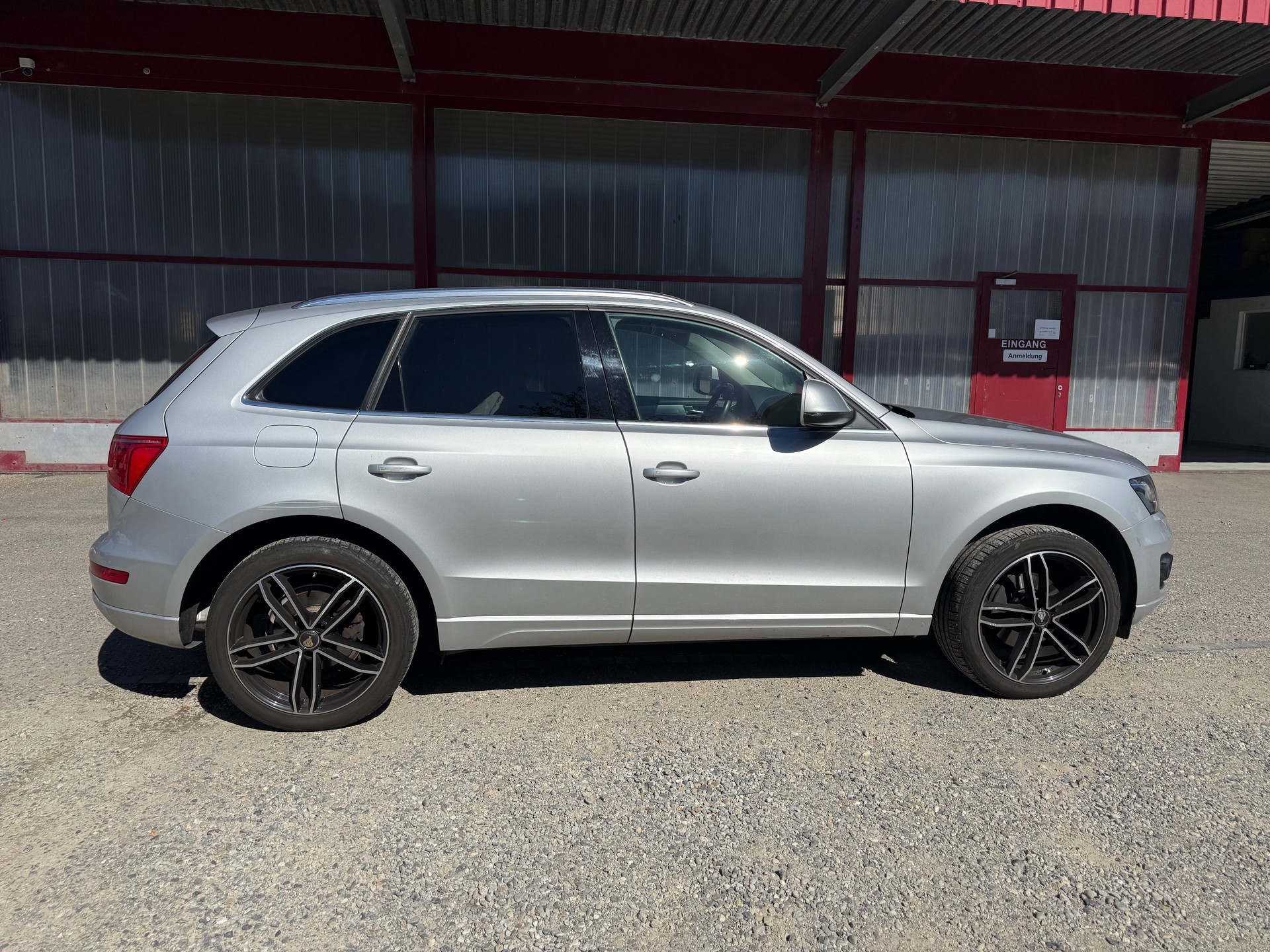 AUDI Q5 2.0 TFSI quattro-image-7