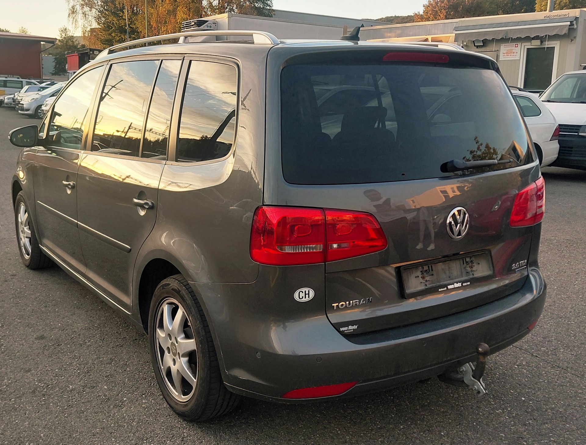 VW Touran 2.0 TDI BlueMotion Technology Team DSG 7 Plätze-image-3