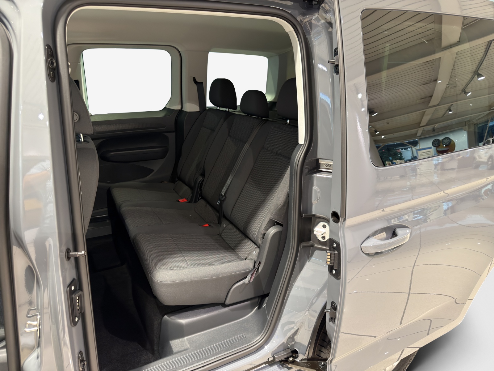 VW Caddy 2.0 TDI Liberty 4Motion-image-11