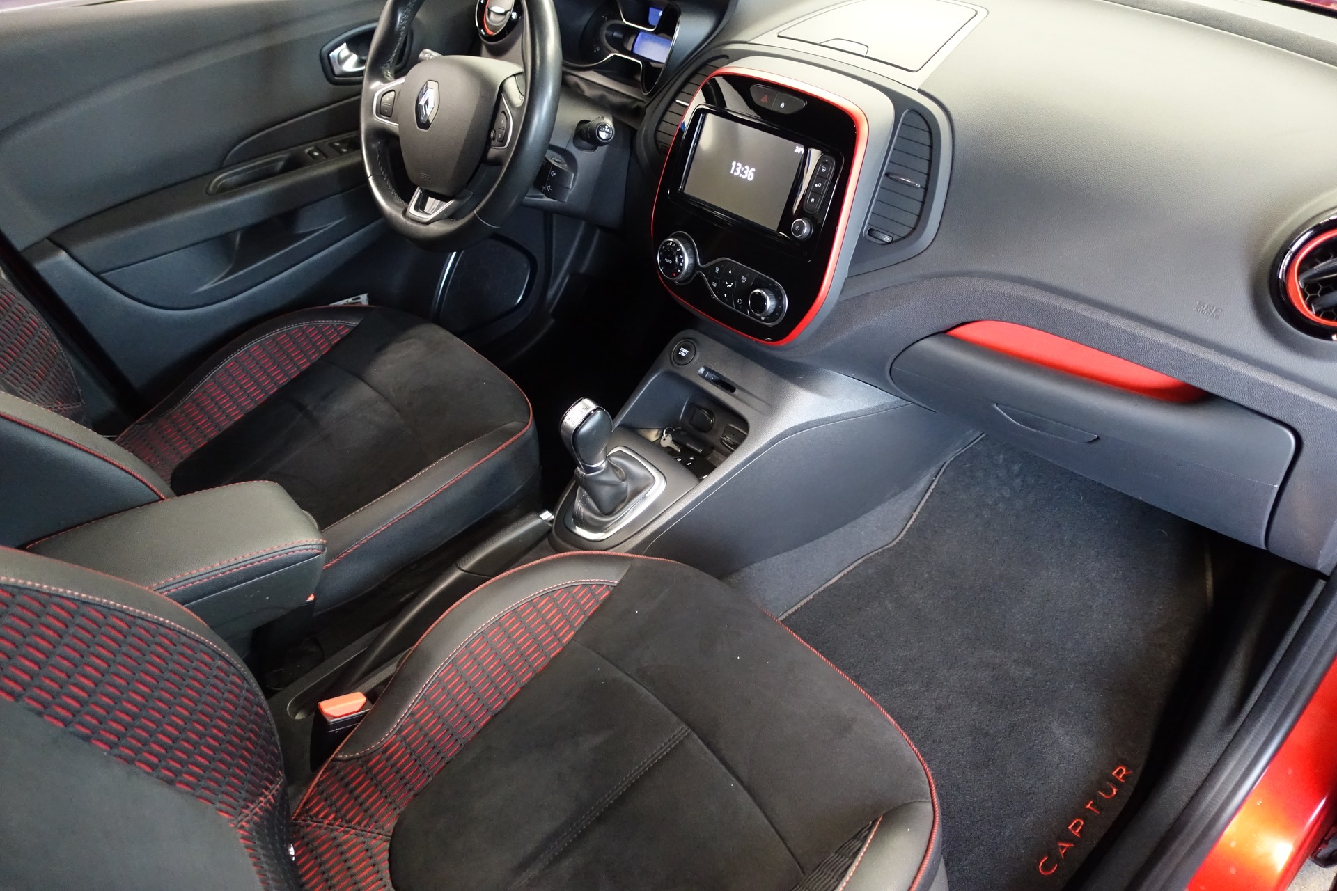 RENAULT Captur 1.3 T 16V Red Edition EDC-image-10