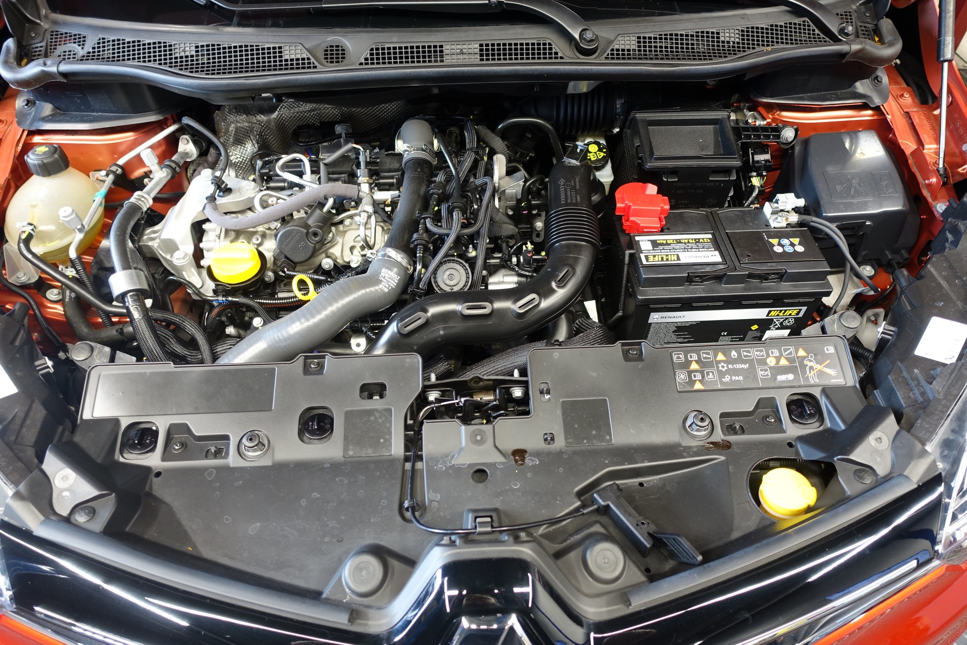 RENAULT Captur 1.3 T 16V Red Edition EDC-image-14