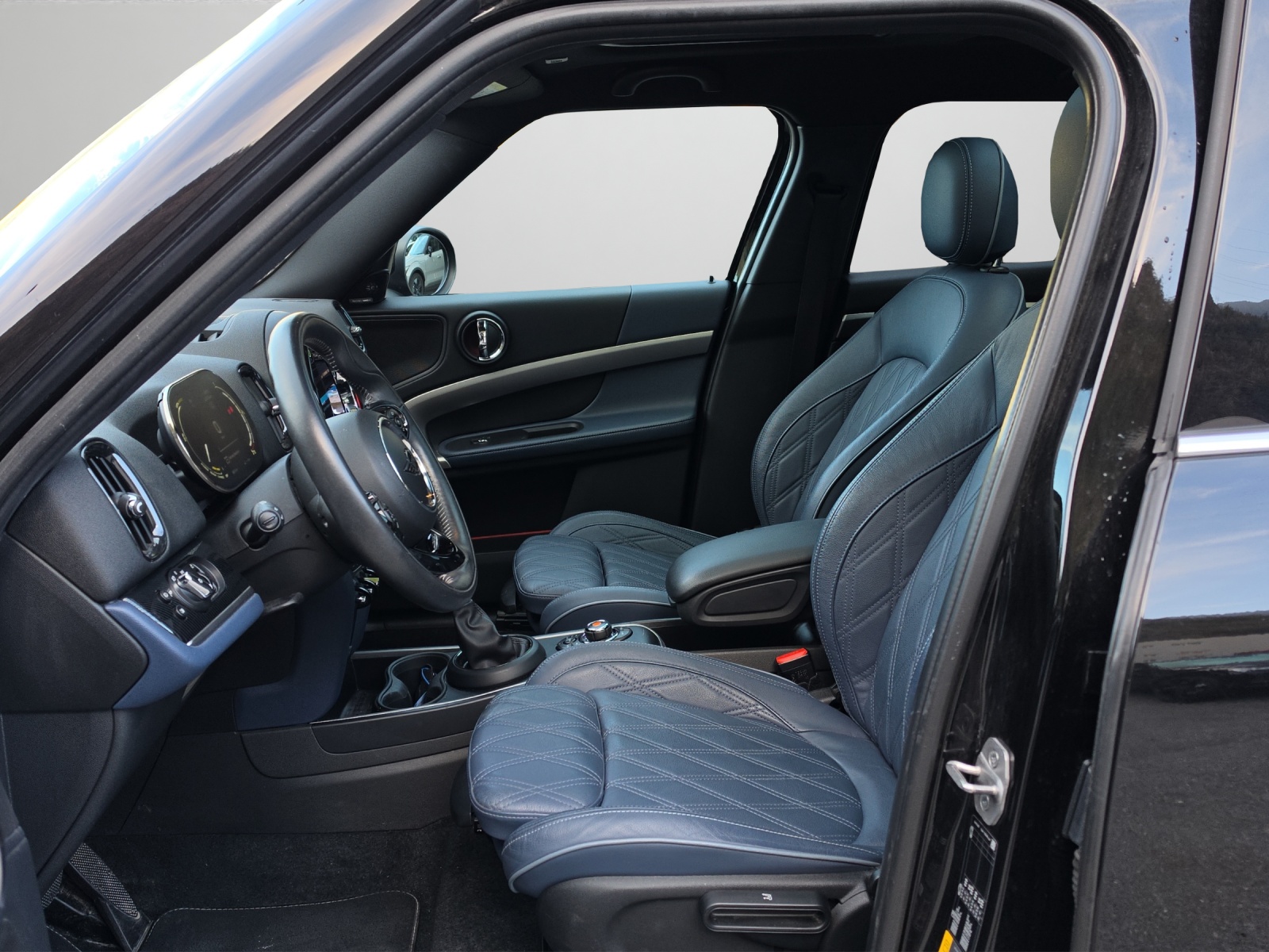 MINI Countryman F60 1.5i Cooper S E ALL4-image-6