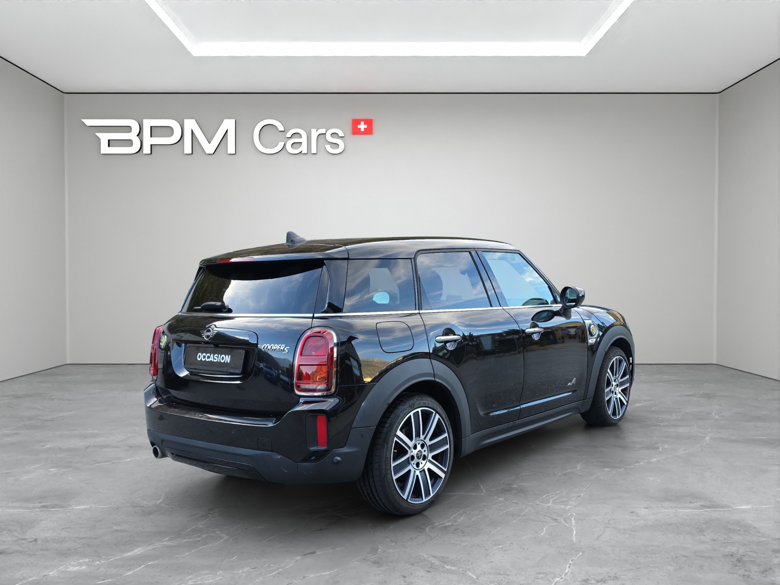 MINI Countryman F60 1.5i Cooper S E ALL4-image-2