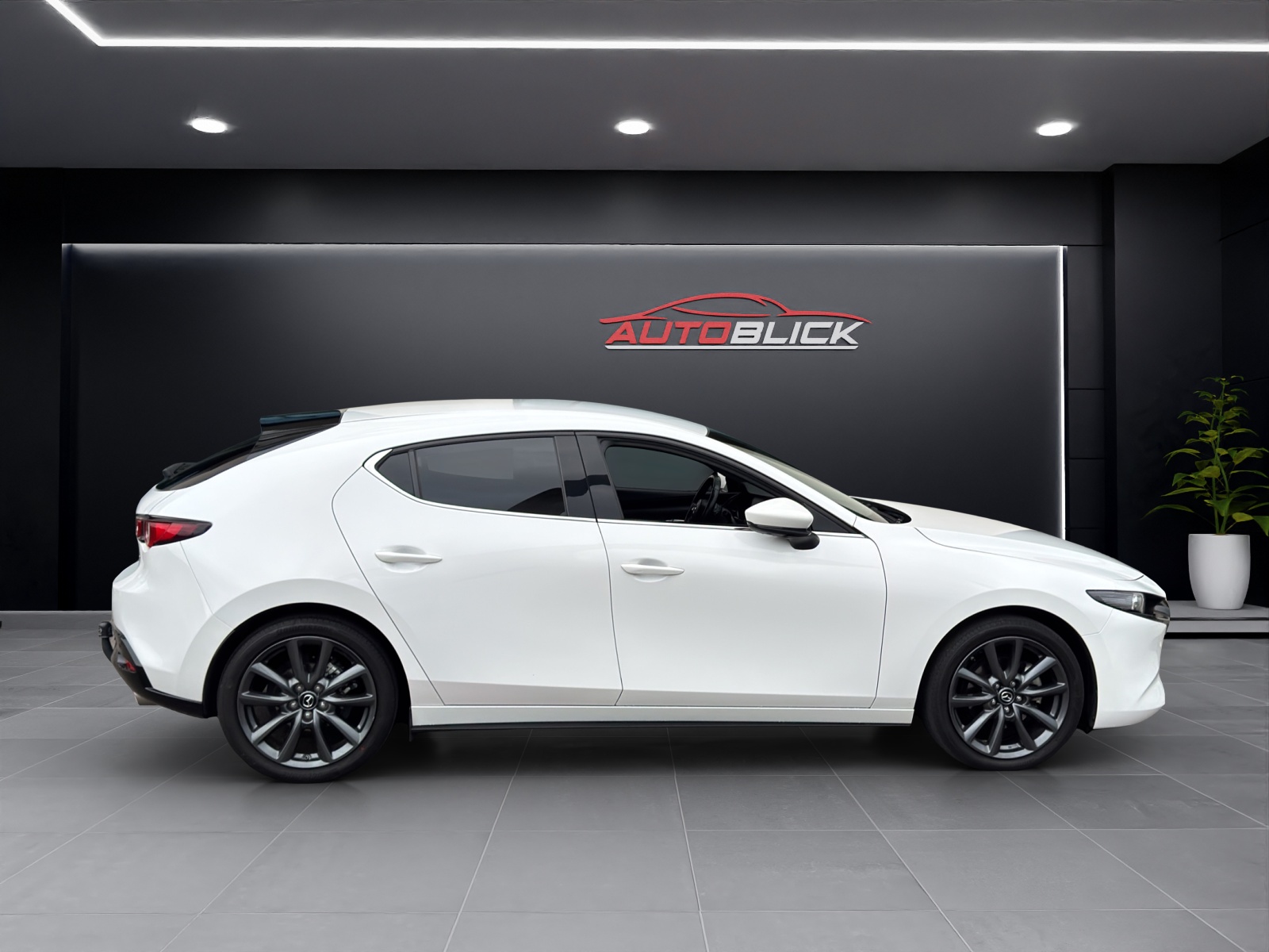 MAZDA 3 Hatchback SKYACTIV-X M Hybrid 186 Revolution Automat Frisch ab MFK & Service – 17/Monate Werksgarantie bis 2028.-image-6