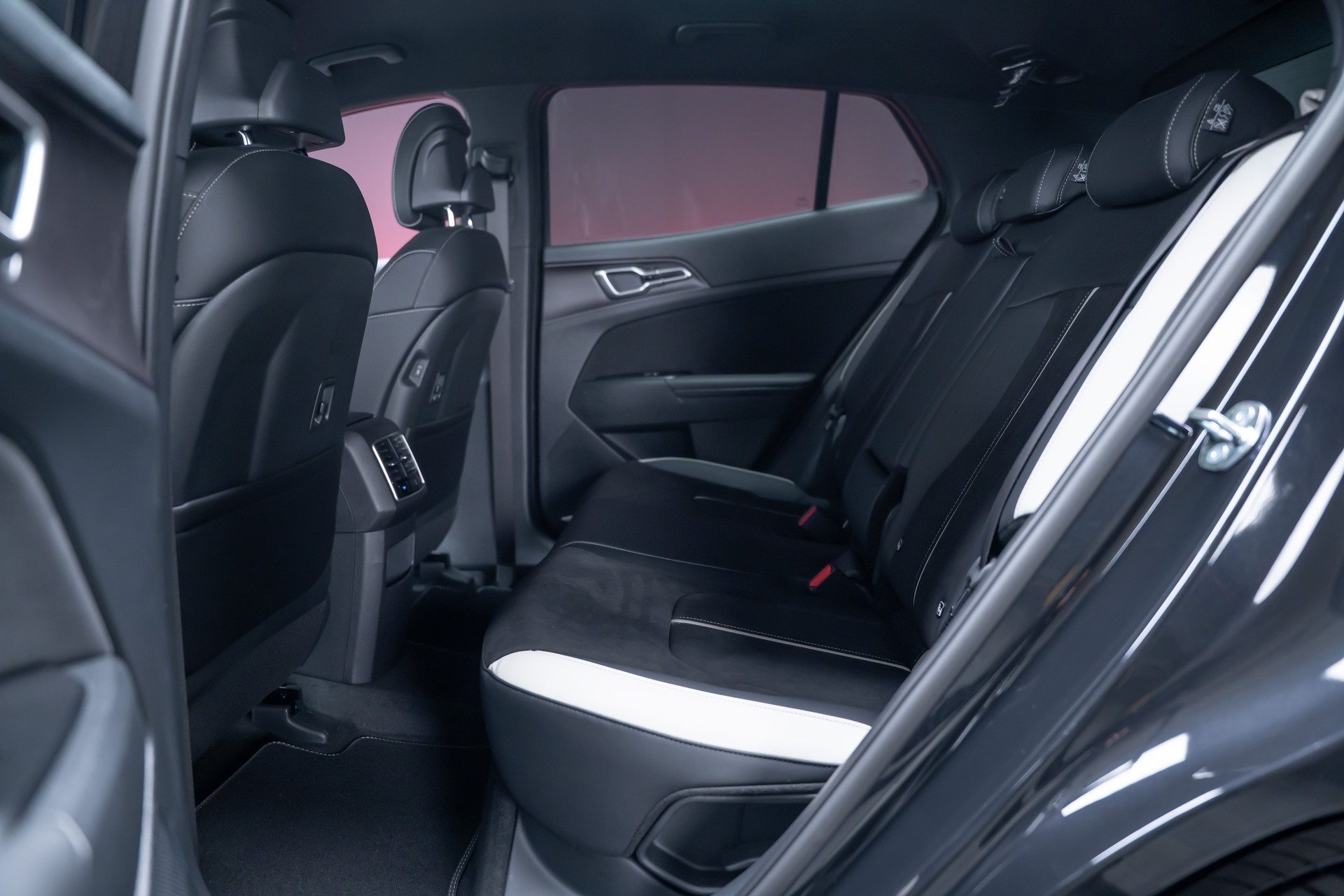 KIA Sportage 1.6T-GDi PHEV Style 4x4 A-image-18