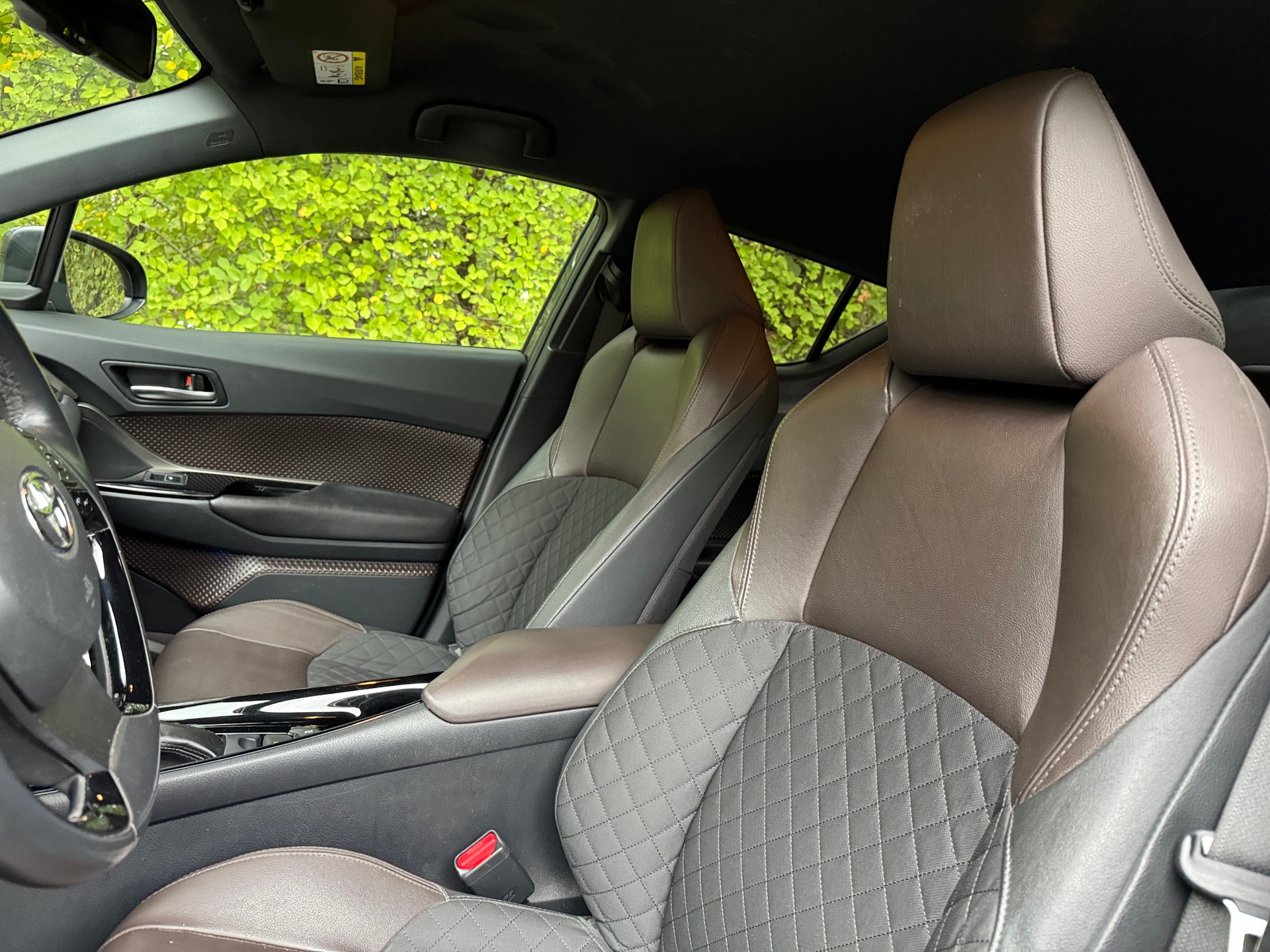 TOYOTA C-HR 1.8 HSD Limited CVT-image-2