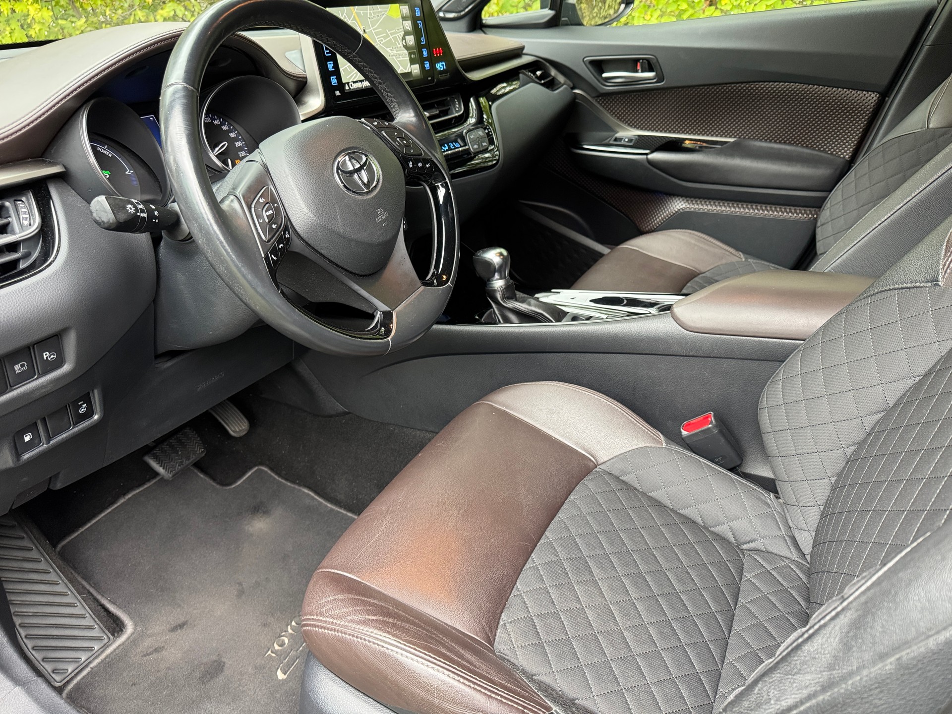 TOYOTA C-HR 1.8 HSD Limited CVT-image-3