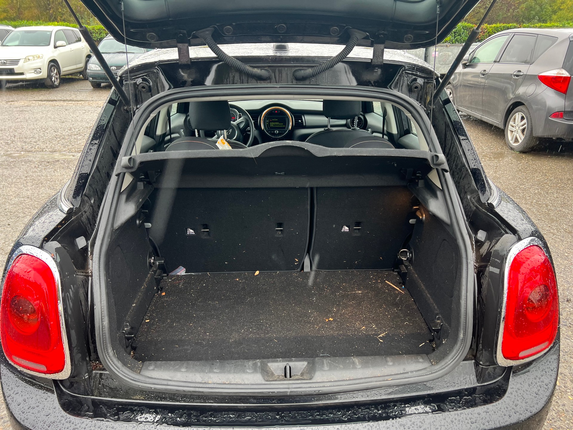 MINI Cooper Cabriolet-image-4