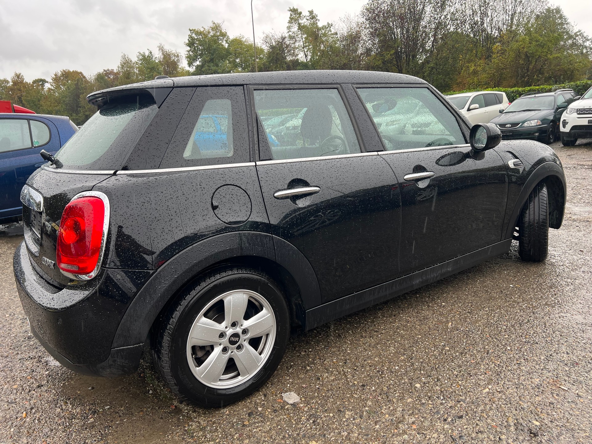 MINI Cooper Cabriolet-image-2