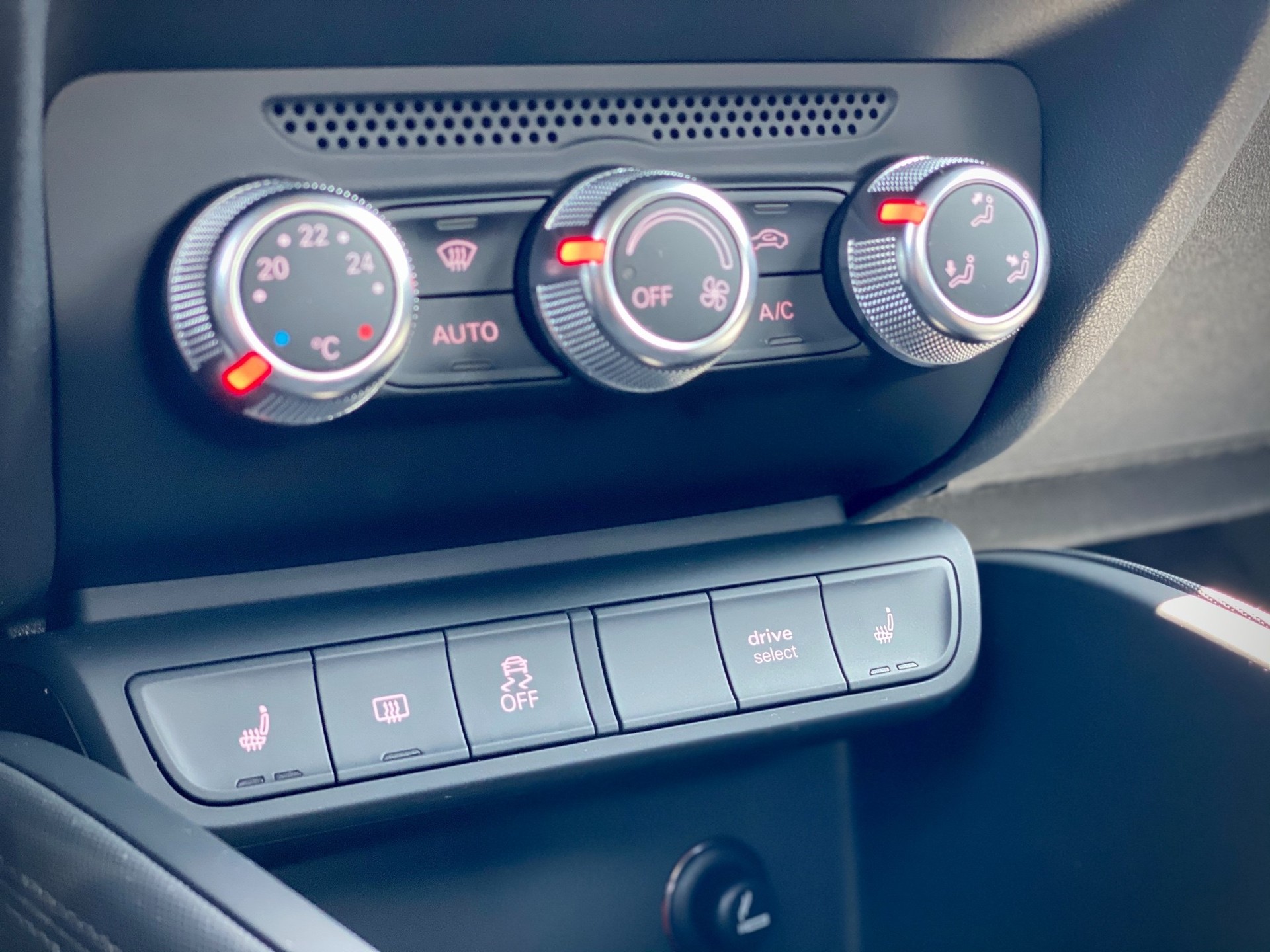AUDI S1 Sportback 2.0 TFSI quattro - Véhicule Suisse (CH)-image-12