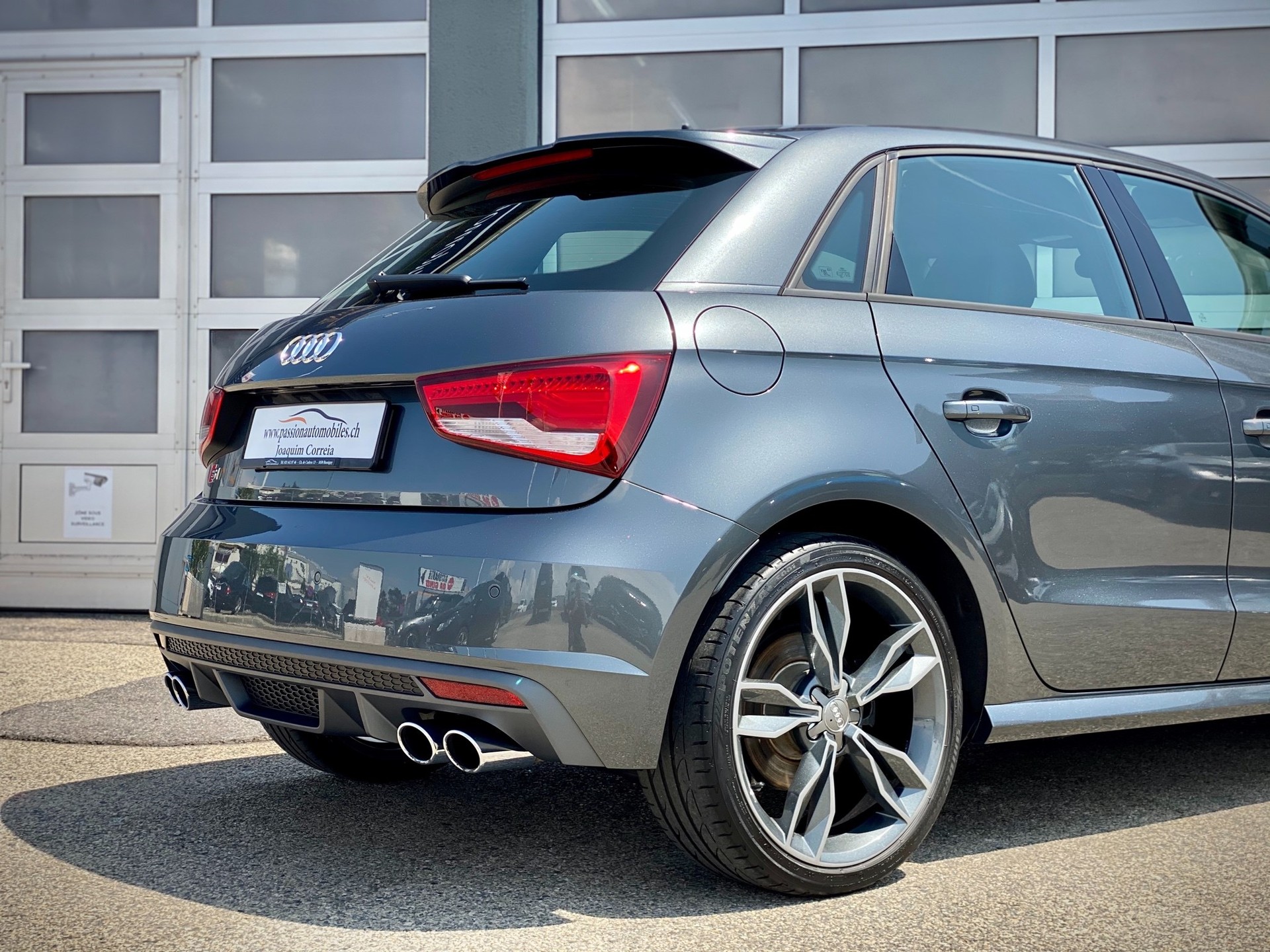 AUDI S1 Sportback 2.0 TFSI quattro - Véhicule Suisse (CH)-image-7