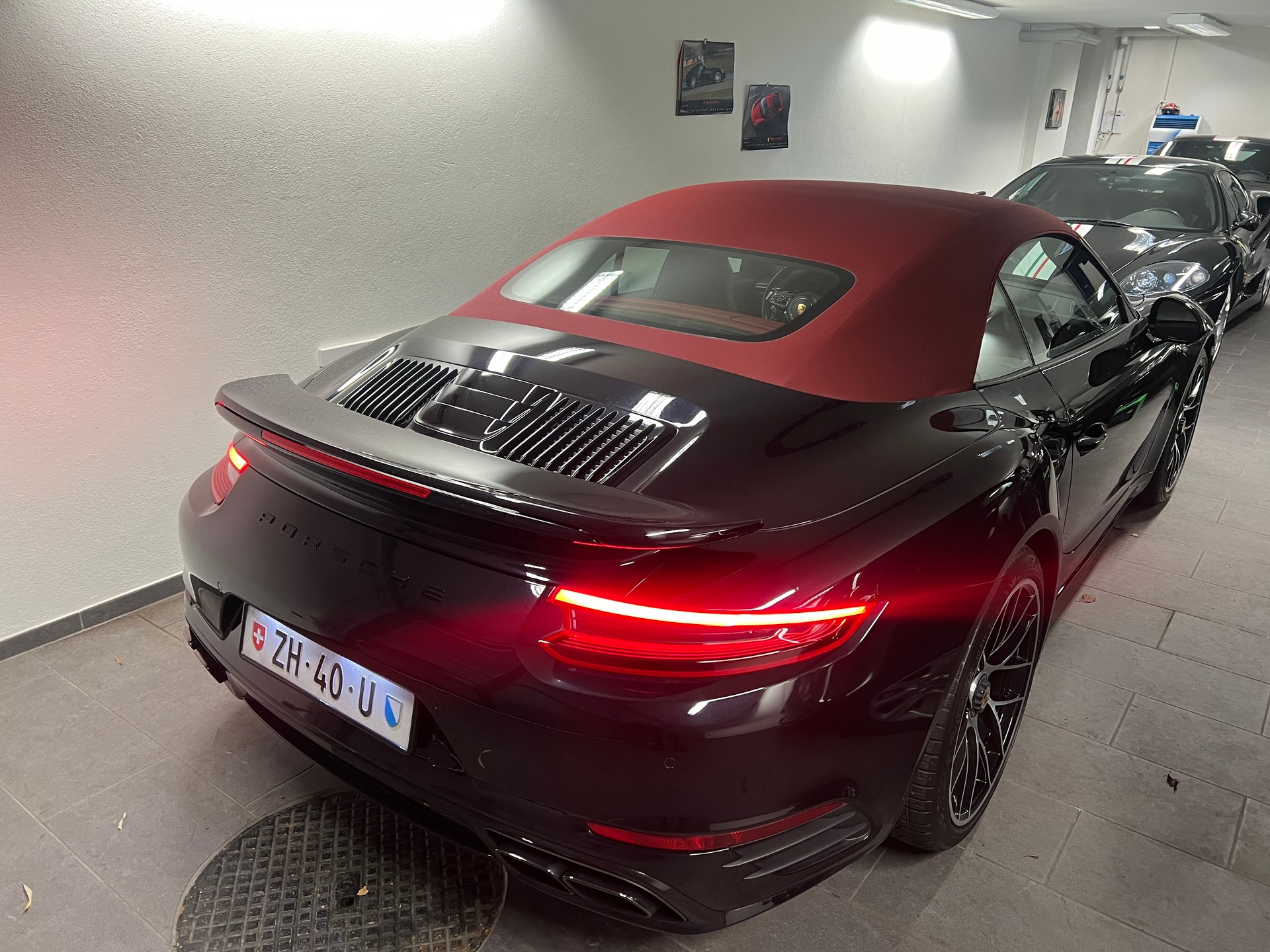PORSCHE 911 Turbo S Cabrio PDK Porsche Approved-image-10
