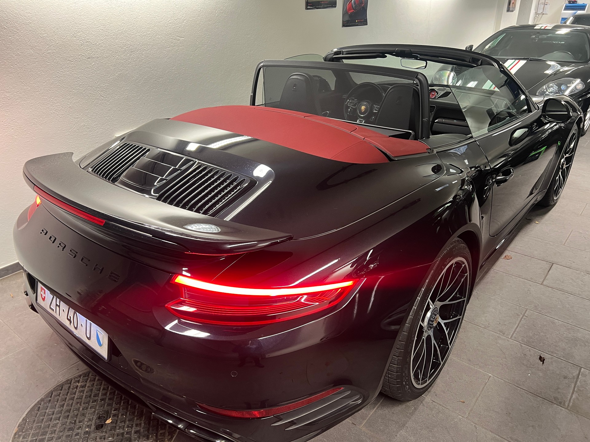 PORSCHE 911 Turbo S Cabrio PDK Porsche Approved-image-11
