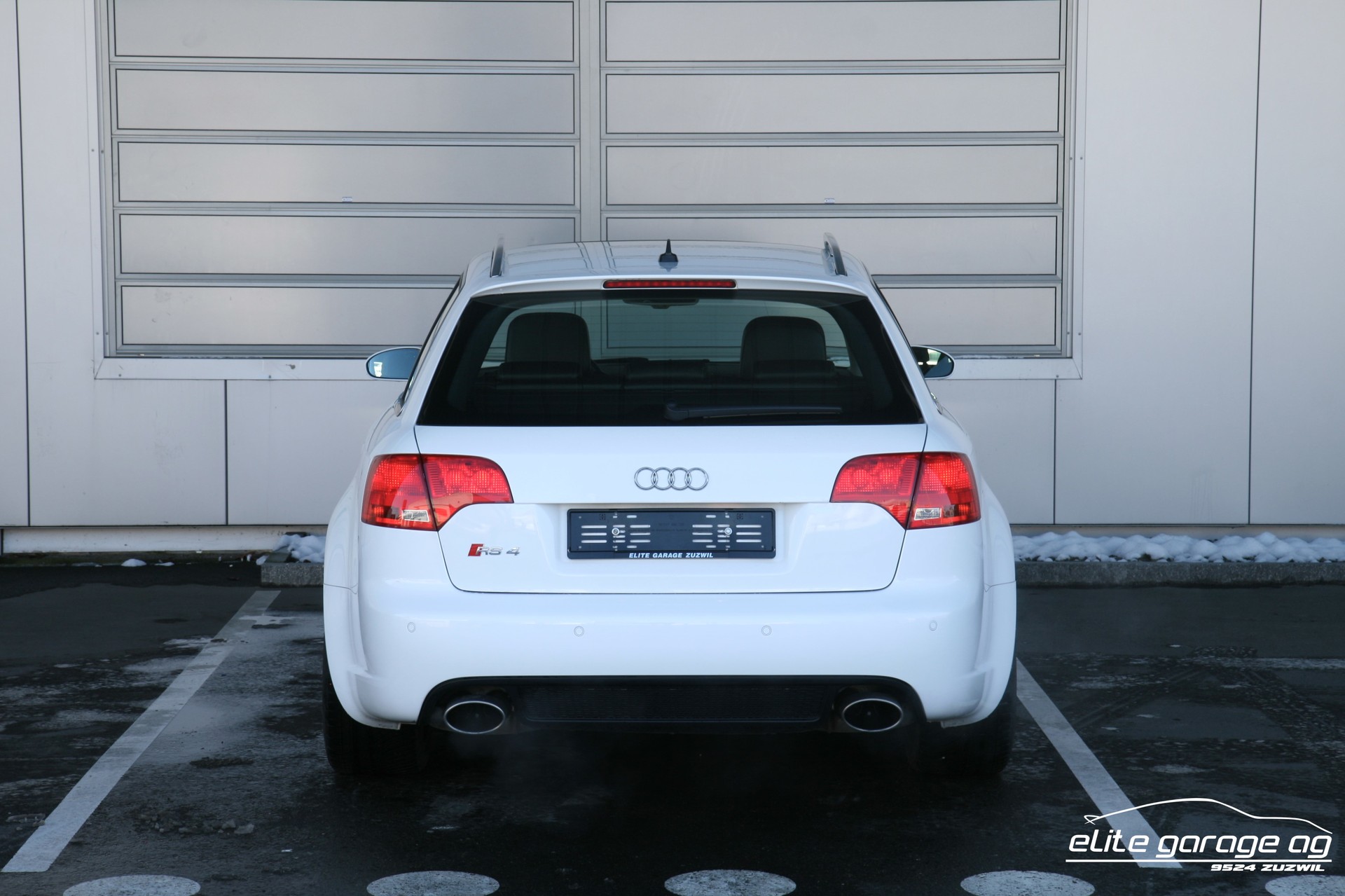 AUDI RS4 Avant 4.2 V8 quattro-image-3