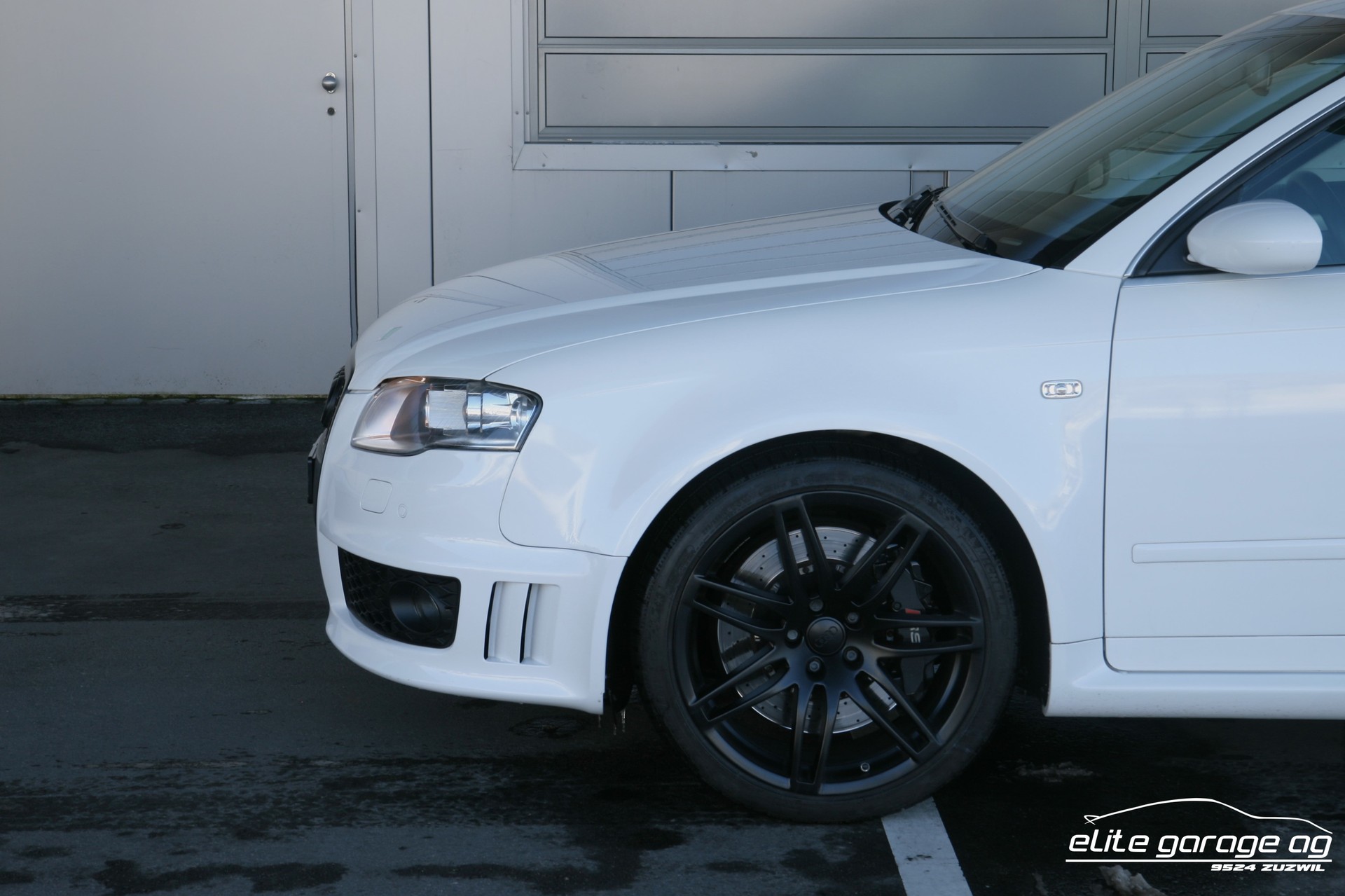 AUDI RS4 Avant 4.2 V8 quattro-image-9