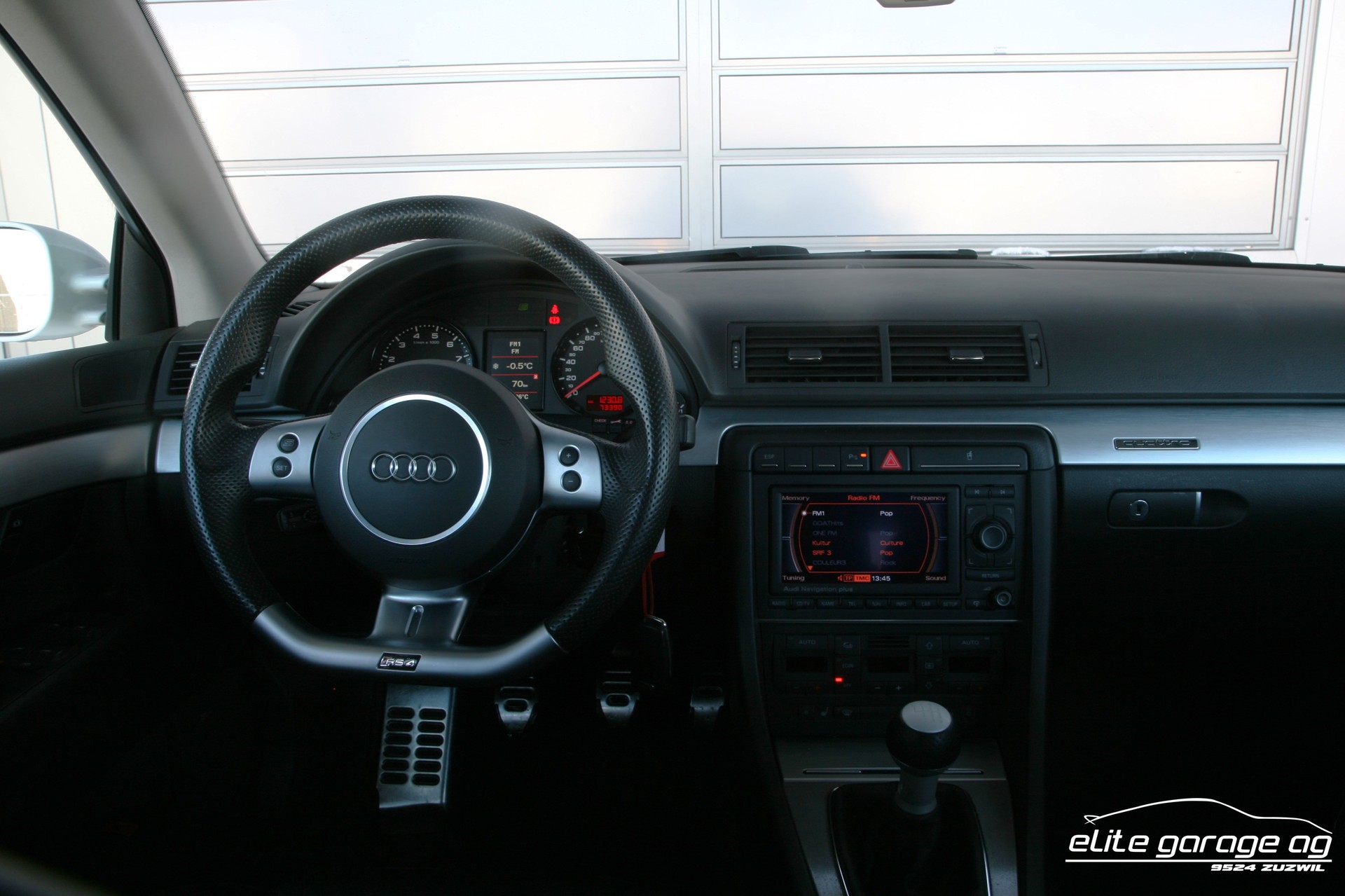 AUDI RS4 Avant 4.2 V8 quattro-image-14