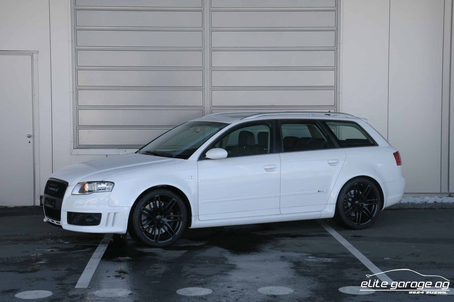 AUDI RS4 Avant 4.2 V8 quattro-image-0
