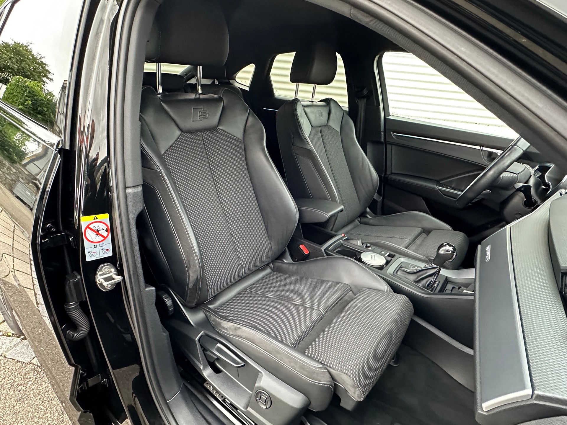 AUDI Q3 Sportback 40 TDI S line quattro-image-7