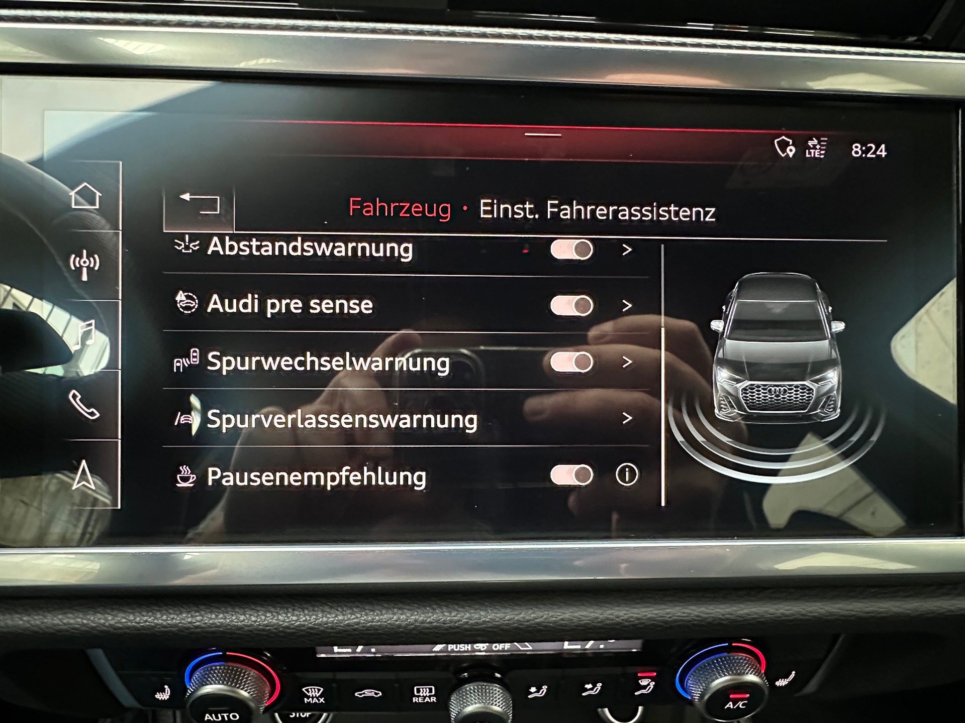 AUDI Q3 Sportback 40 TDI S line quattro-image-12