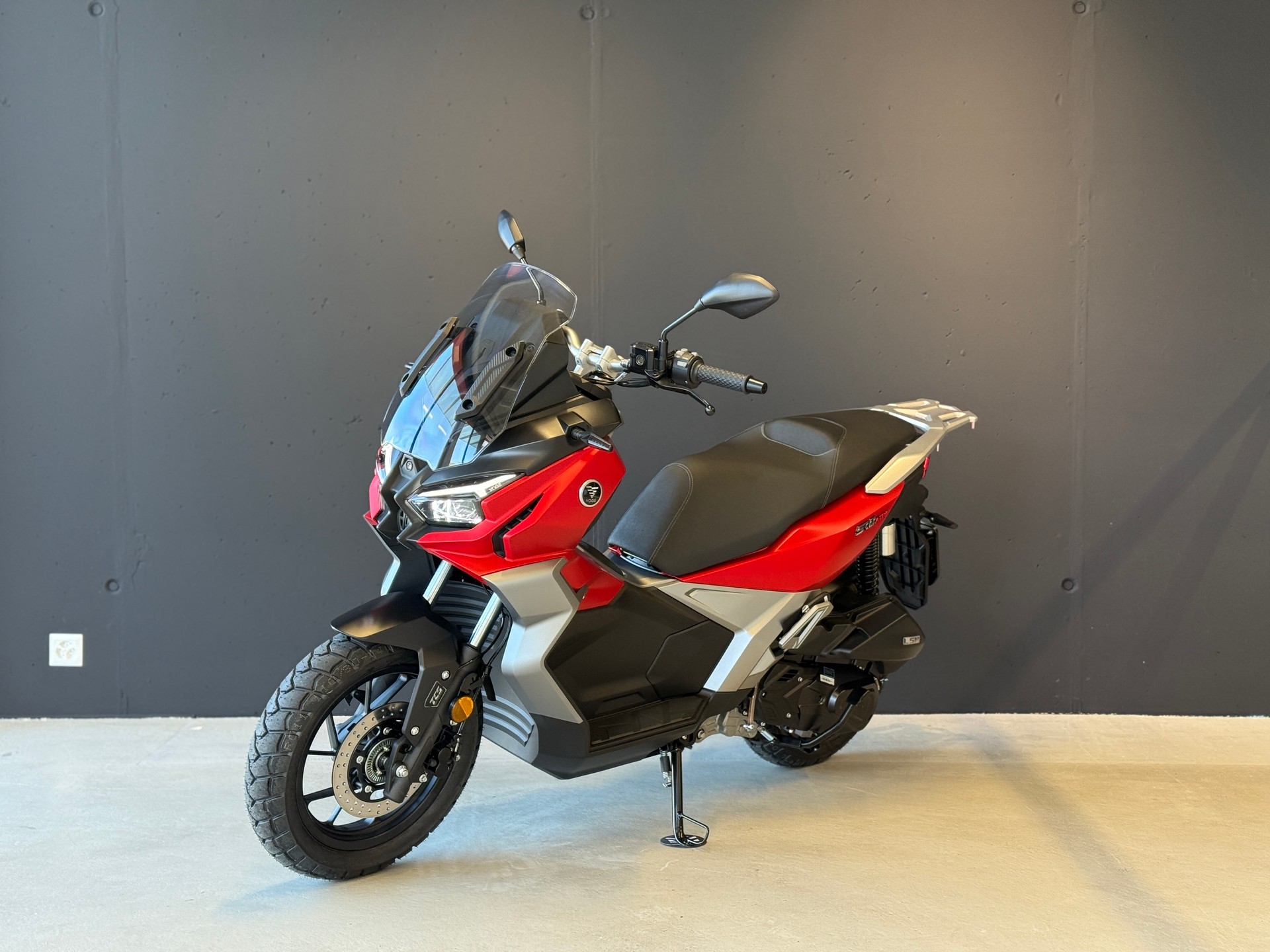 VOGE VOGE SR1 ADV-showroom-element-2