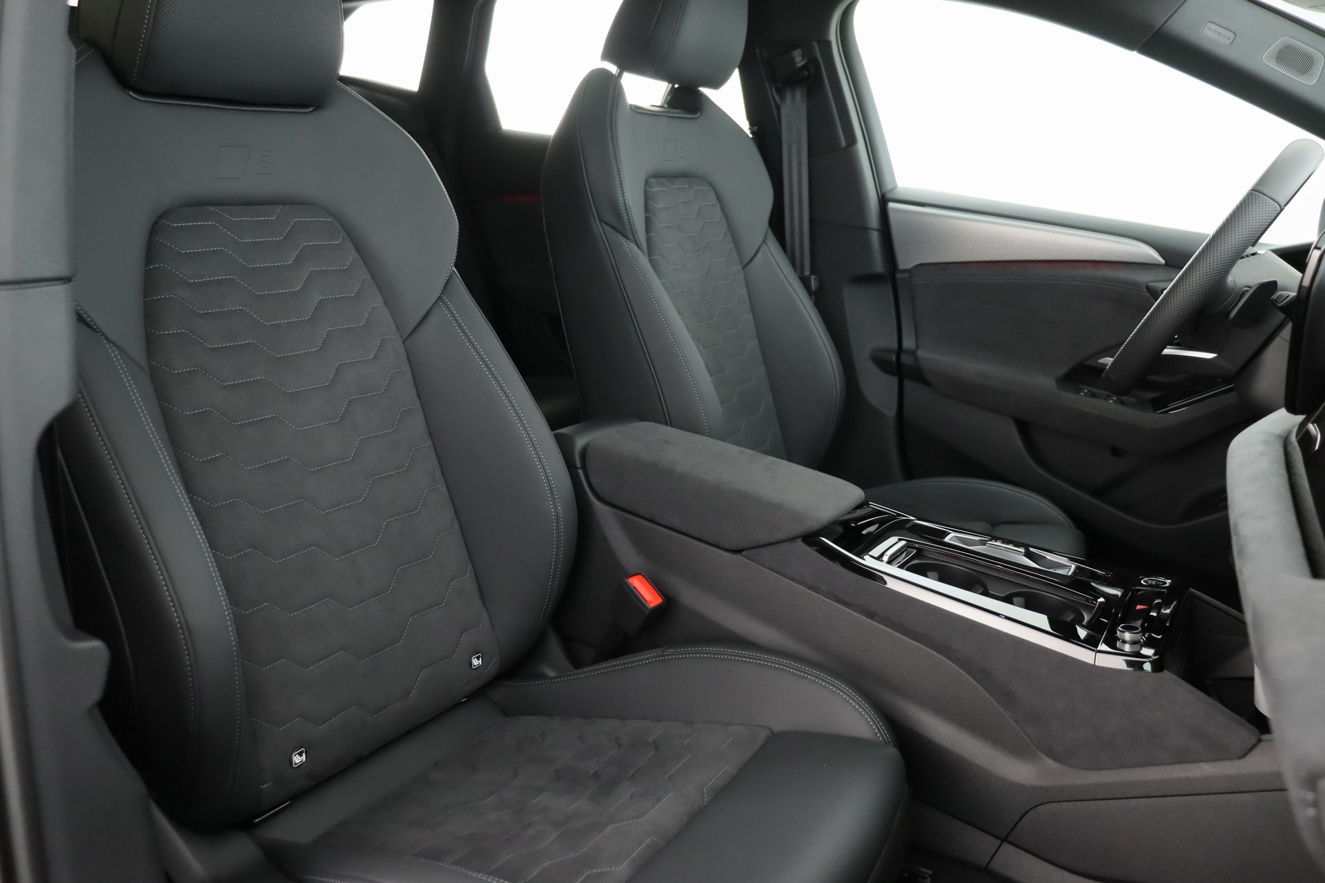 AUDI A6 Avant e-tron quattro-image-12