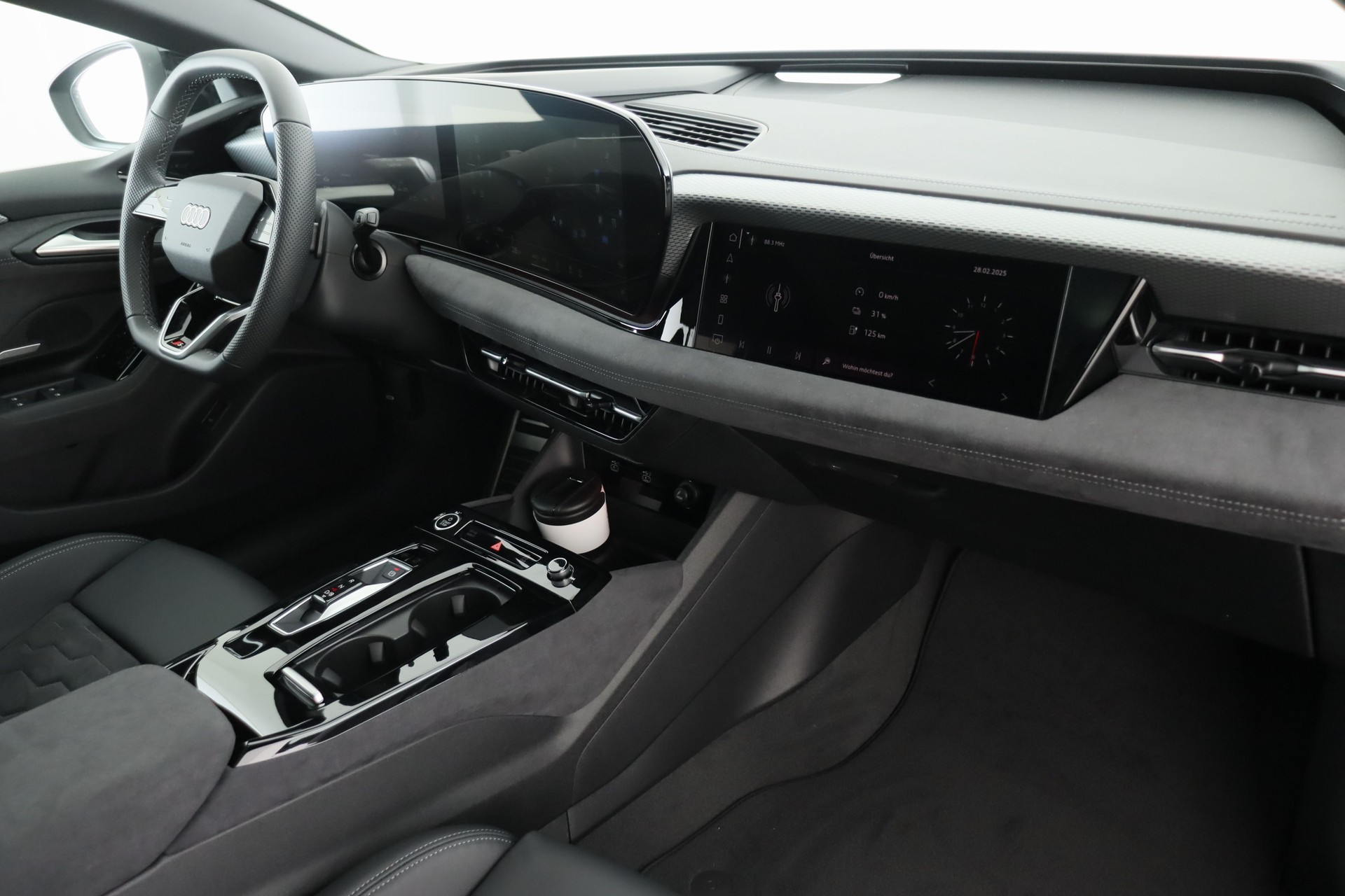 AUDI A6 Avant e-tron quattro-image-13