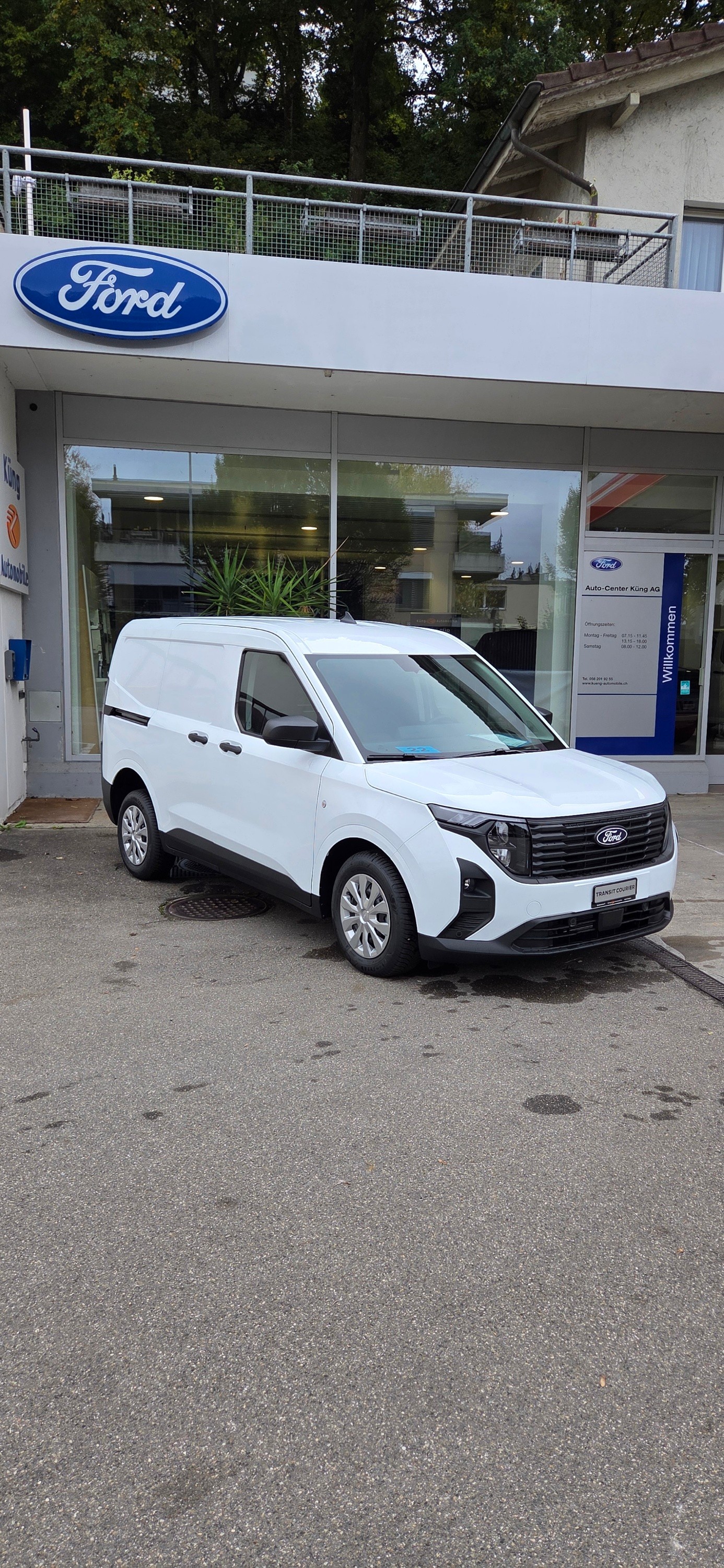 FORD Transit Courier Van 1.5 EcoBlue Trend-image-1