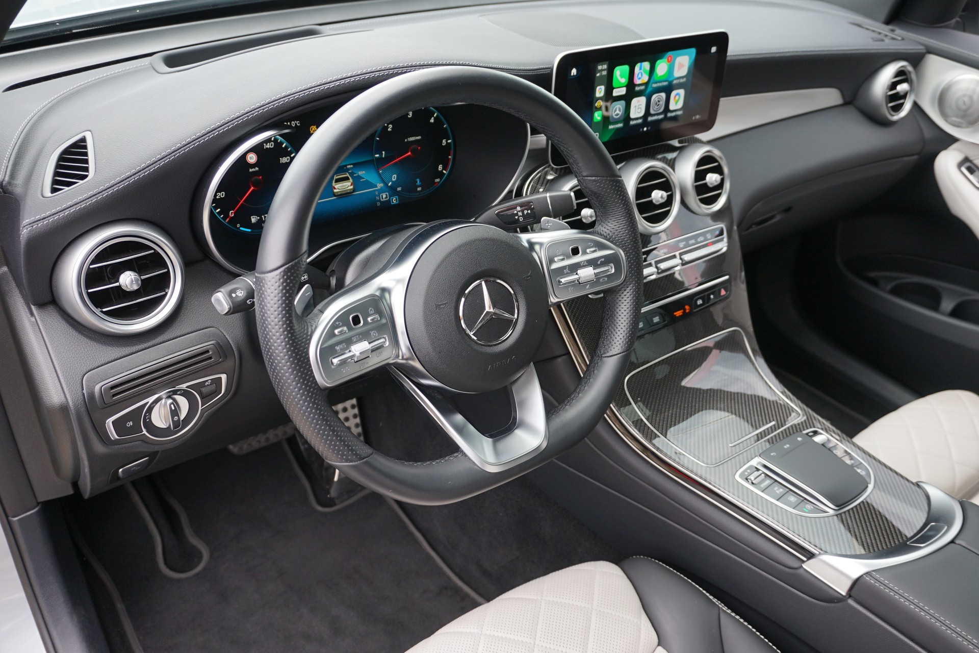 MERCEDES-BENZ GLC Coupé 400d AMGLine 4matic 3,0 V6 330PS-image-16
