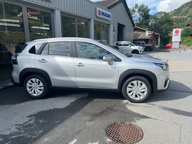 SUZUKI SX4 S-Cross 1.4 T Compact+ Hybrid 4WD Automatic-image-3