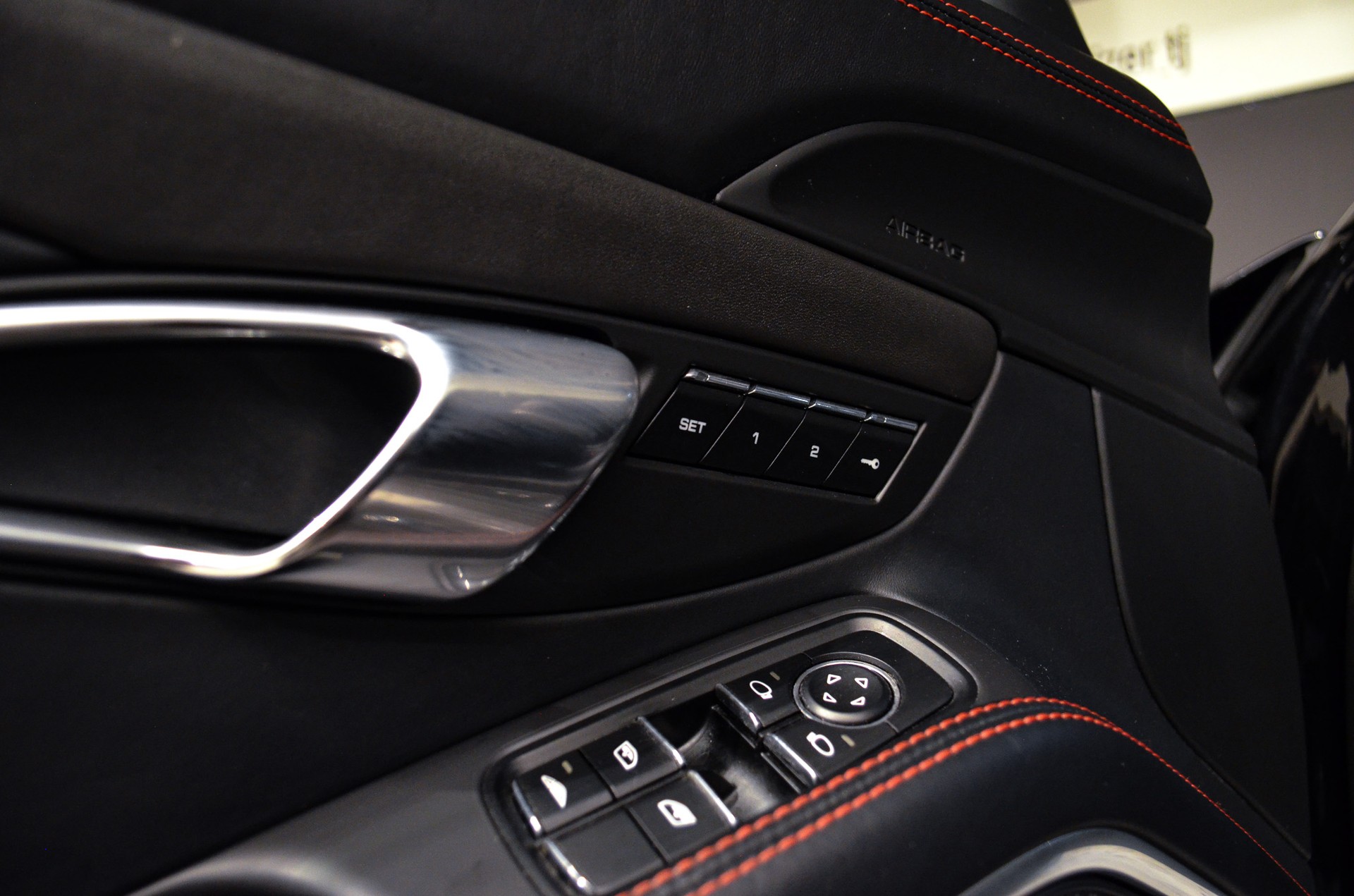 PORSCHE 911 Turbo Cabrio PDK-image-12