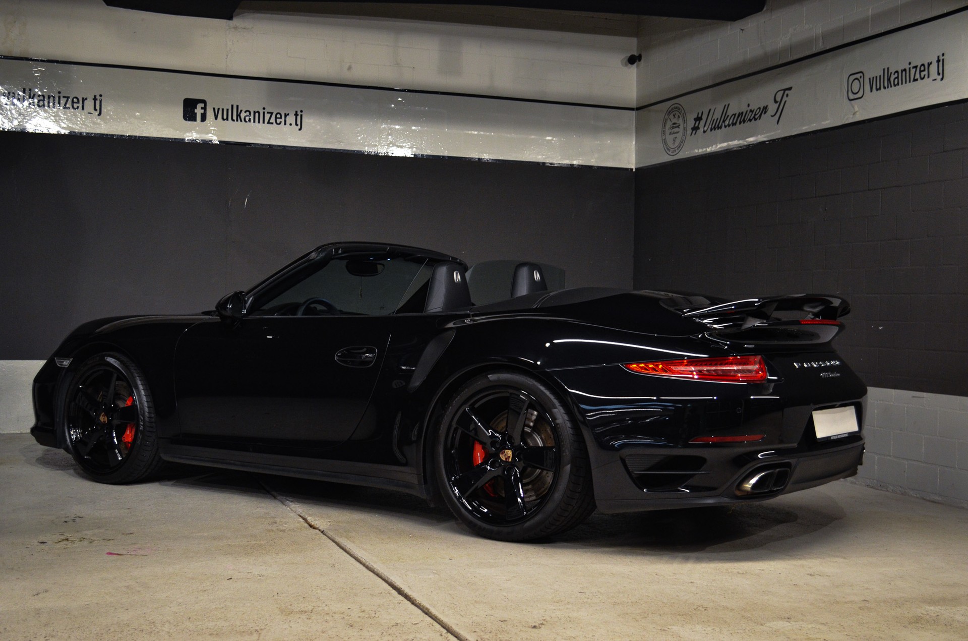 PORSCHE 911 Turbo Cabrio PDK-image-5