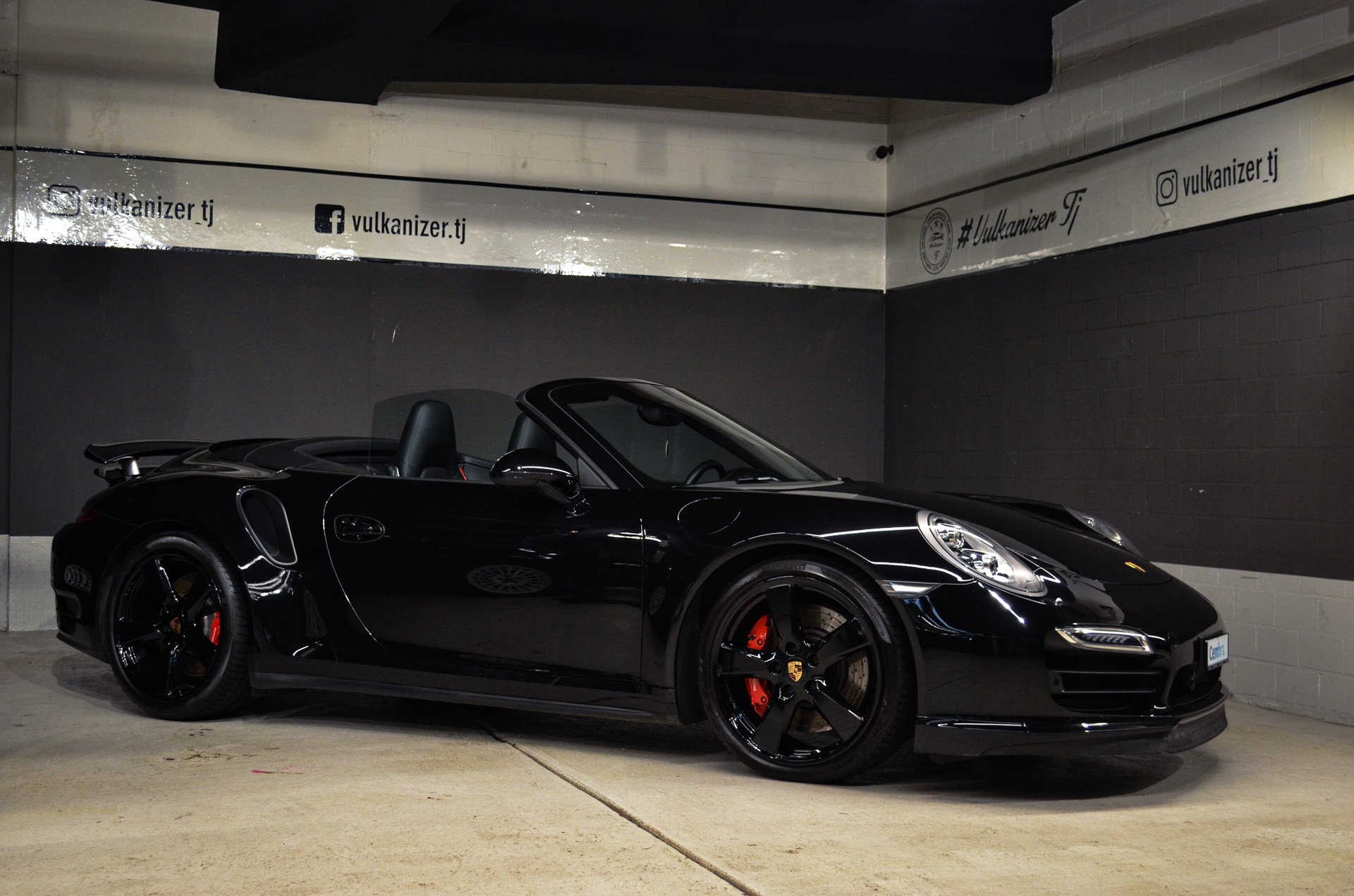PORSCHE 911 Turbo Cabrio PDK-showroom-element-1