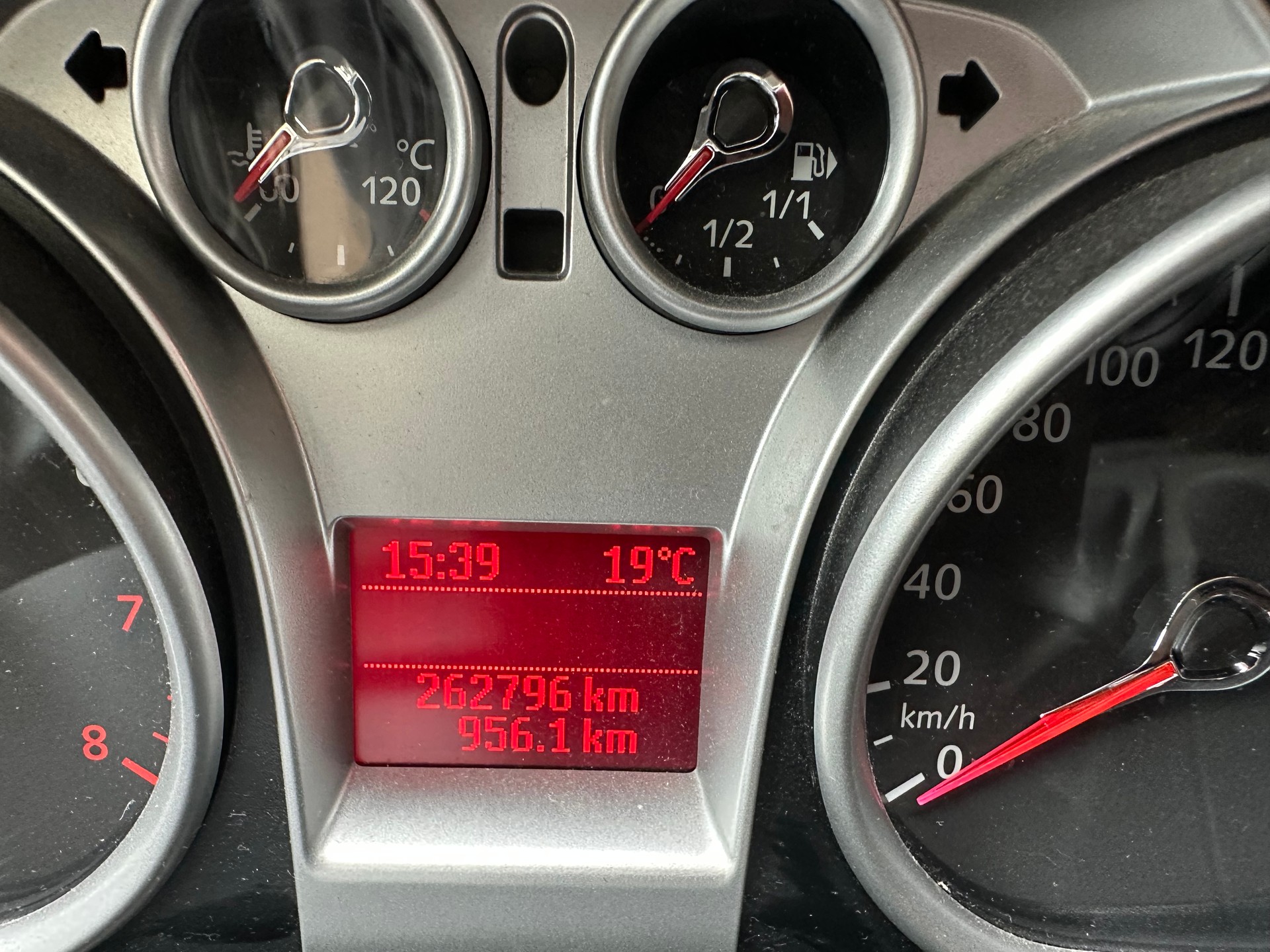 FORD Focus 1.6i VCT Carving-image-12