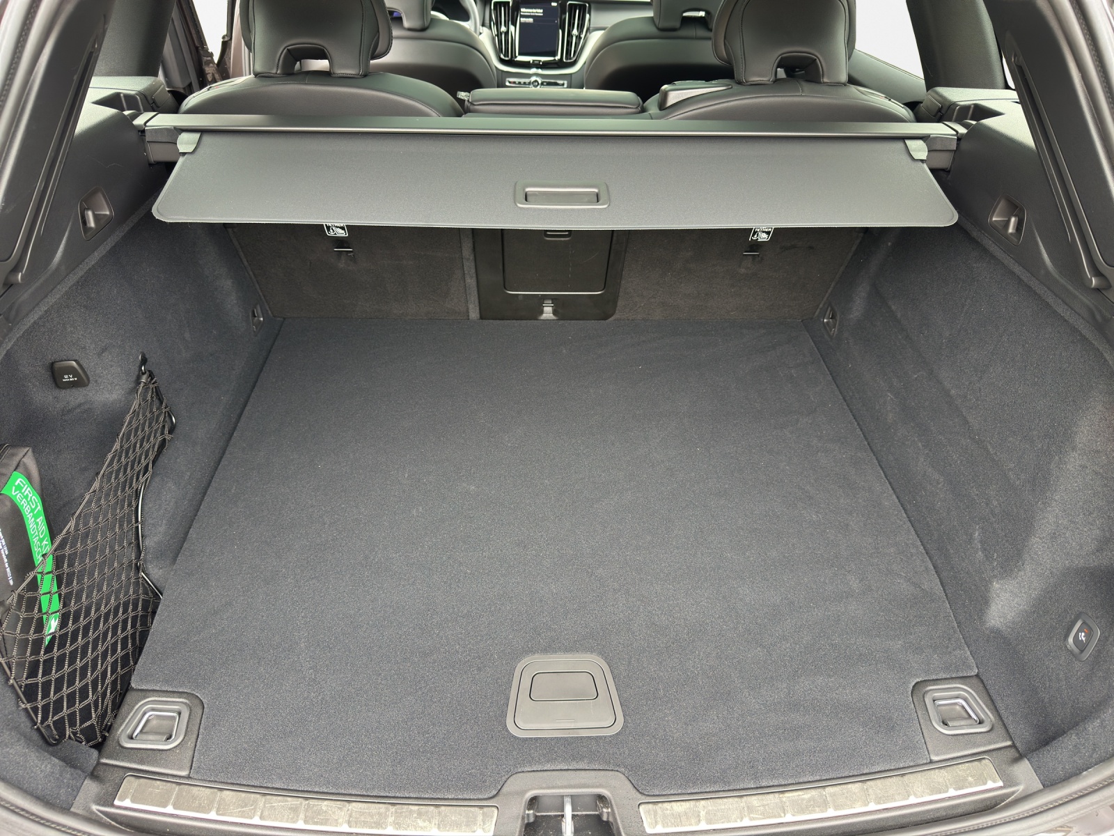 VOLVO XC60 2.0 T6 TE Ultra Dark eAWD-image-14