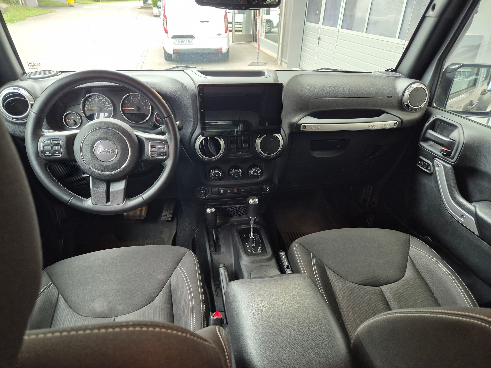 JEEP Wrangler 2.8CRD Unlimited Rubicon Automatic-image-13