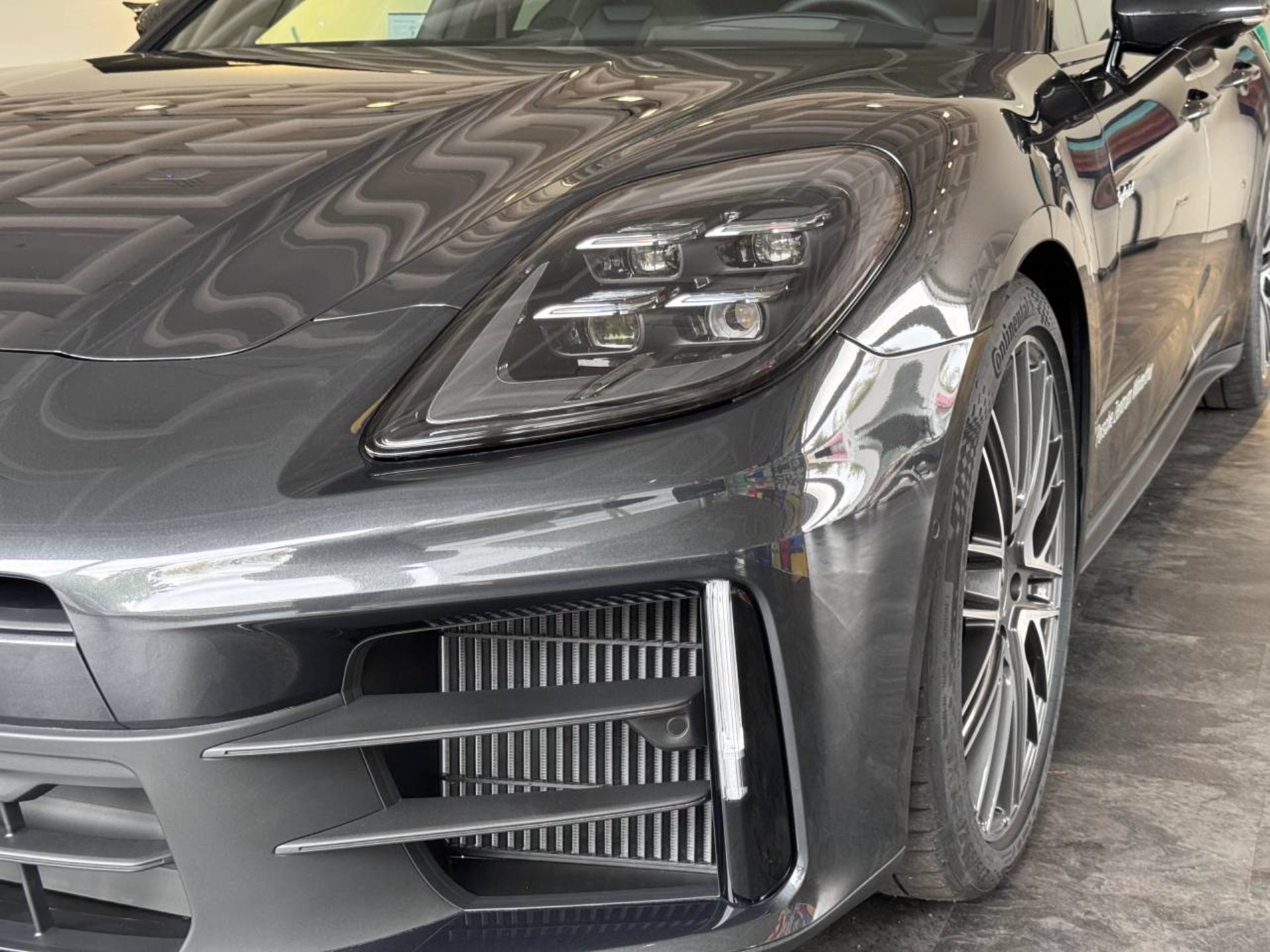 PORSCHE Panamera 4 E-Hybrid-image-36