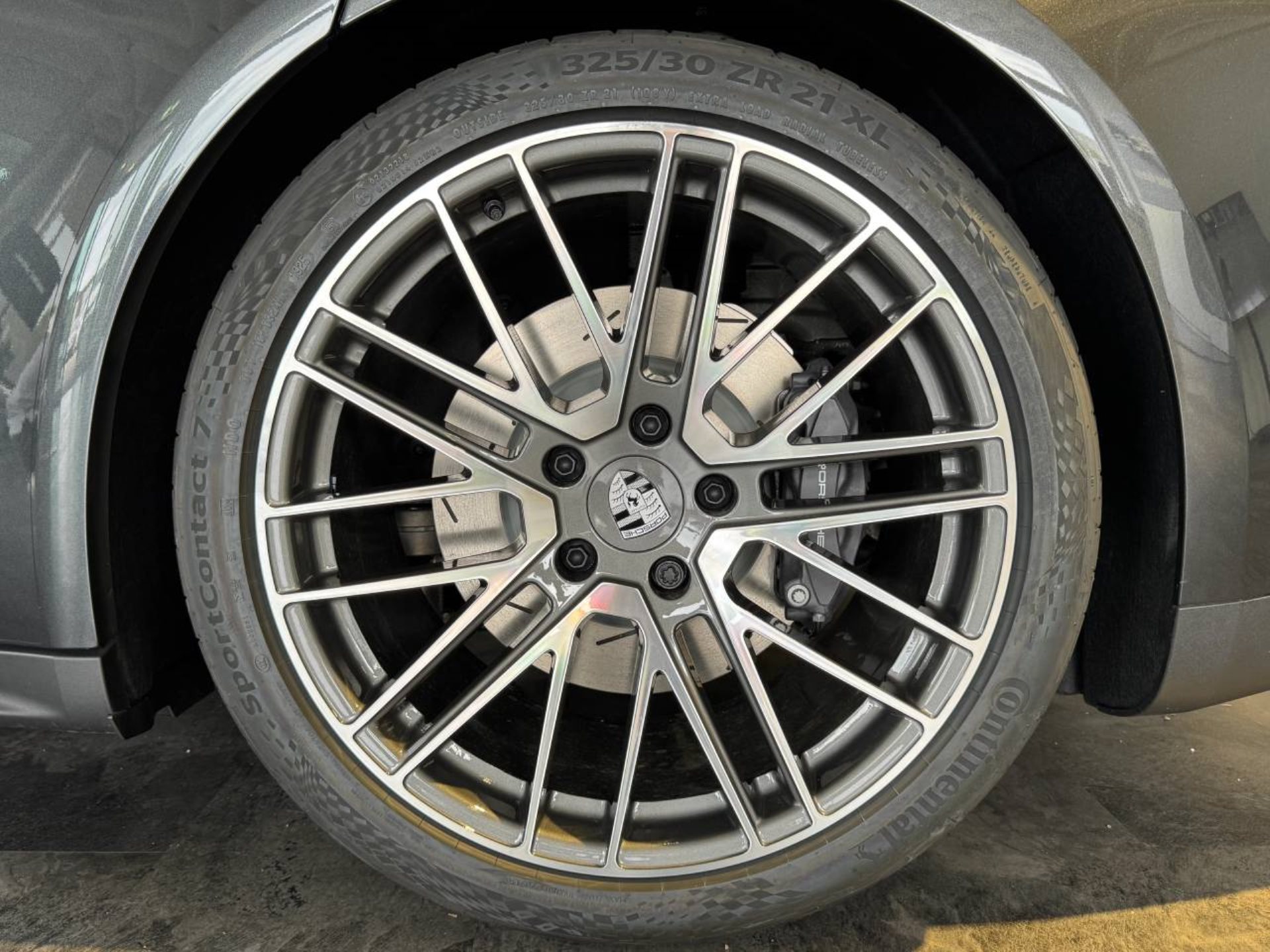 PORSCHE Panamera 4 E-Hybrid-image-10