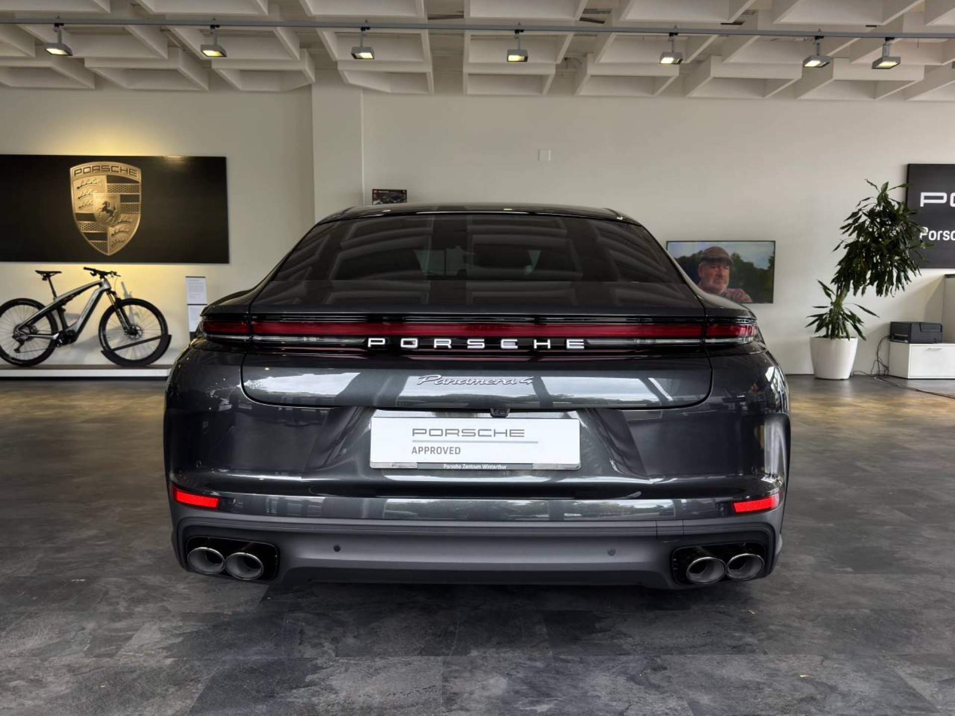 PORSCHE Panamera 4 E-Hybrid-image-6