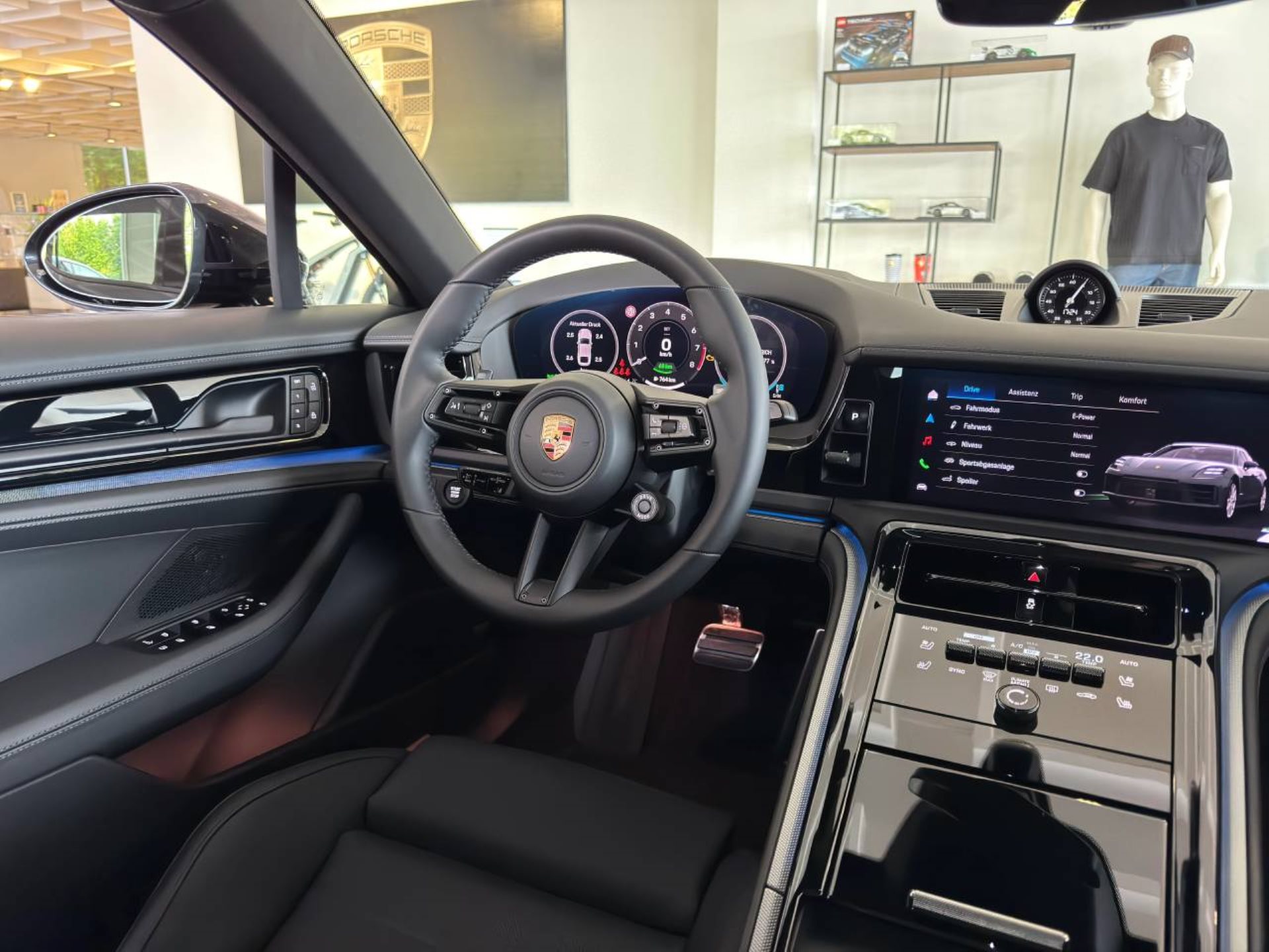 PORSCHE Panamera 4 E-Hybrid-image-15