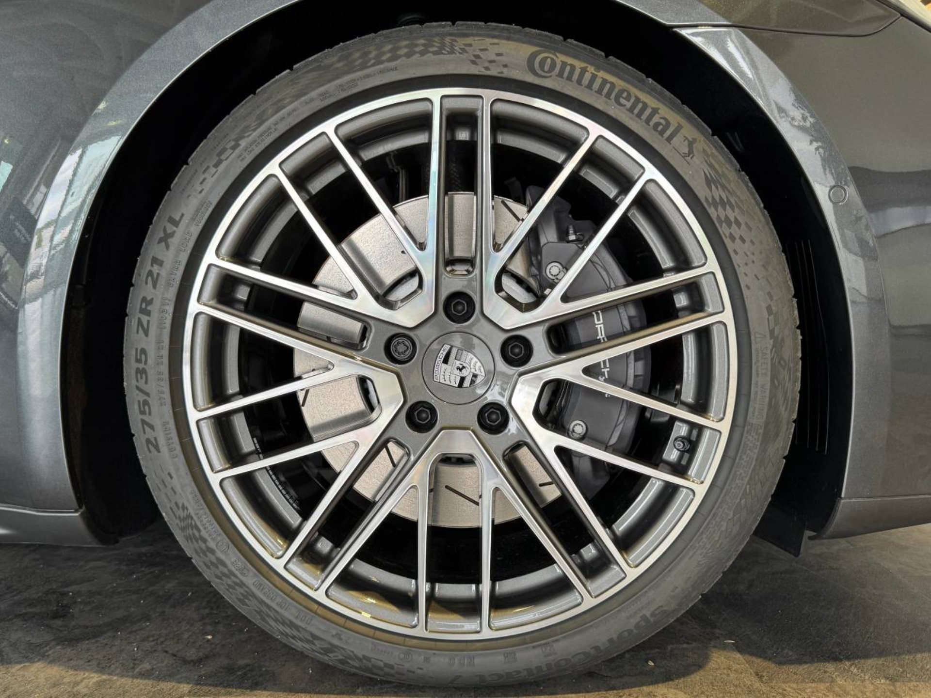 PORSCHE Panamera 4 E-Hybrid-image-11