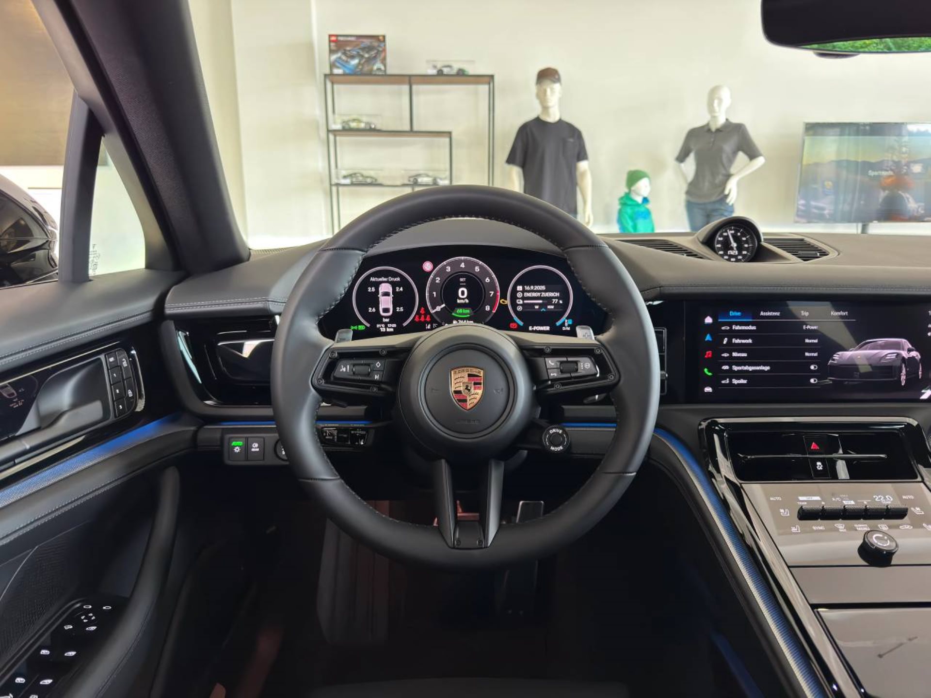 PORSCHE Panamera 4 E-Hybrid-image-14