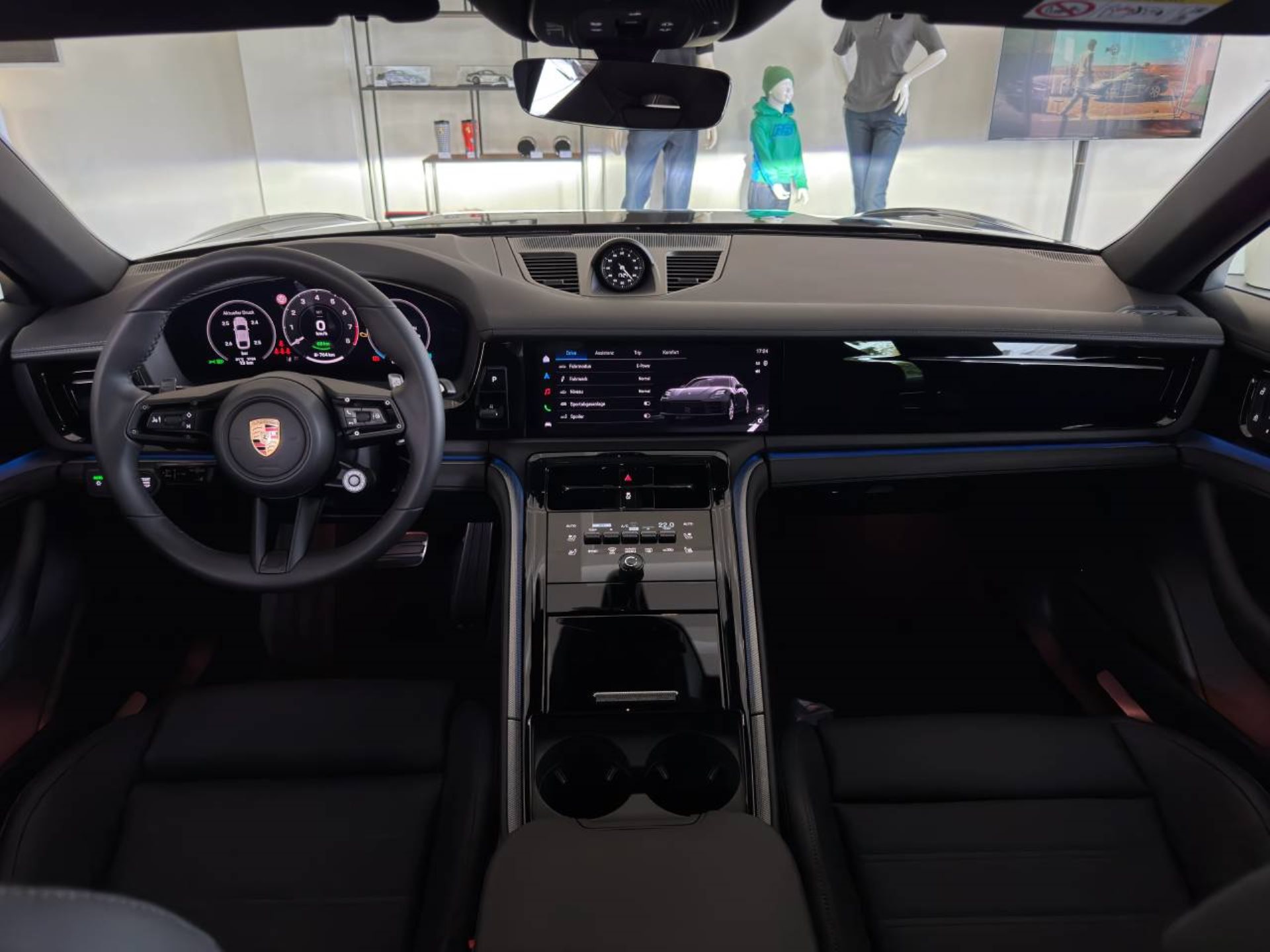 PORSCHE Panamera 4 E-Hybrid-image-16
