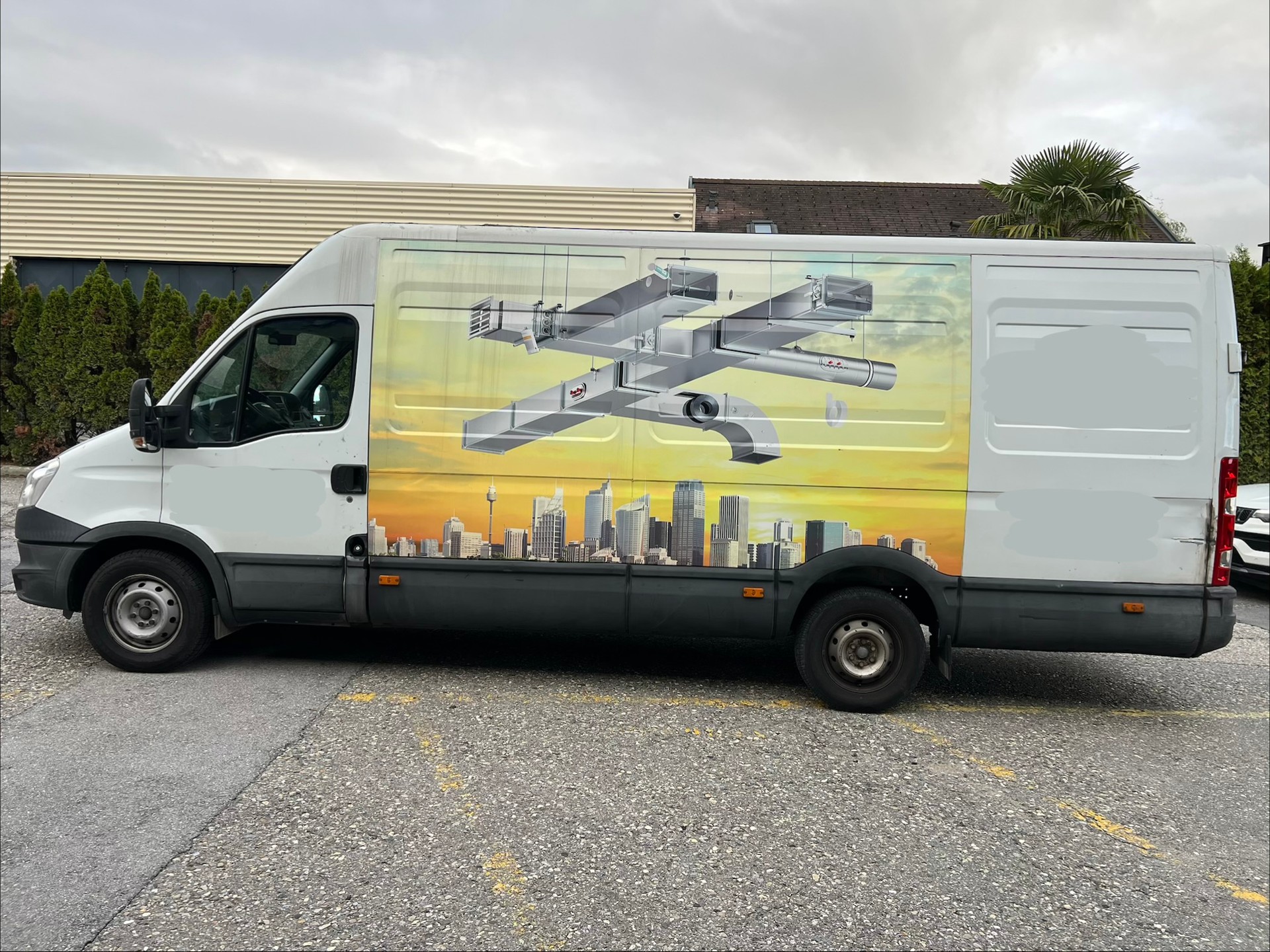 IVECO 35S15V fourgon 16m3-image-1