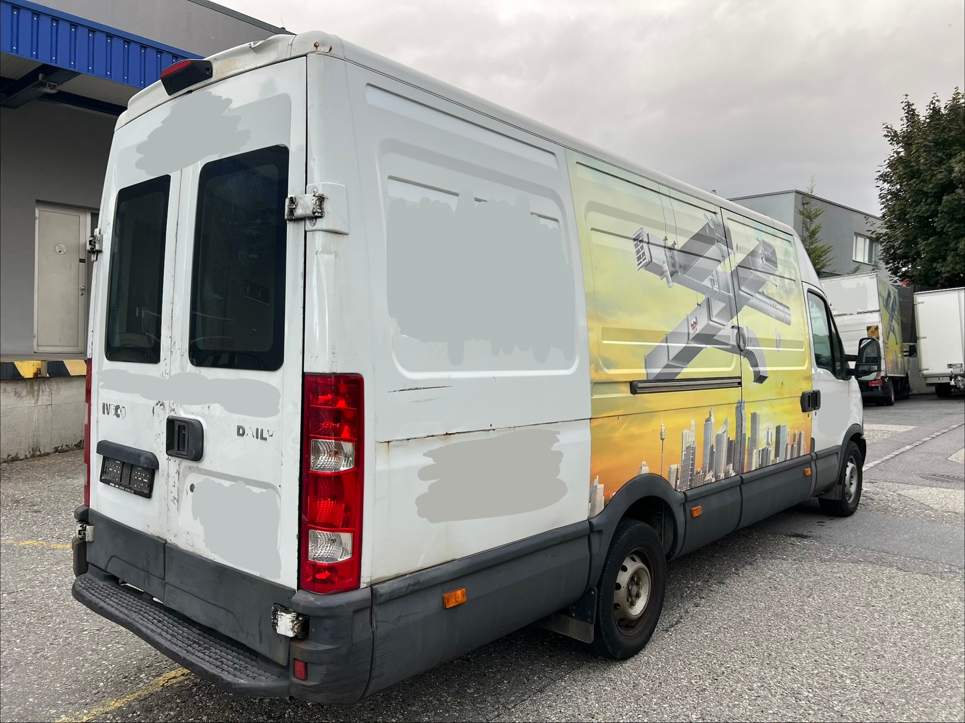 IVECO 35S15V fourgon 16m3-image-4