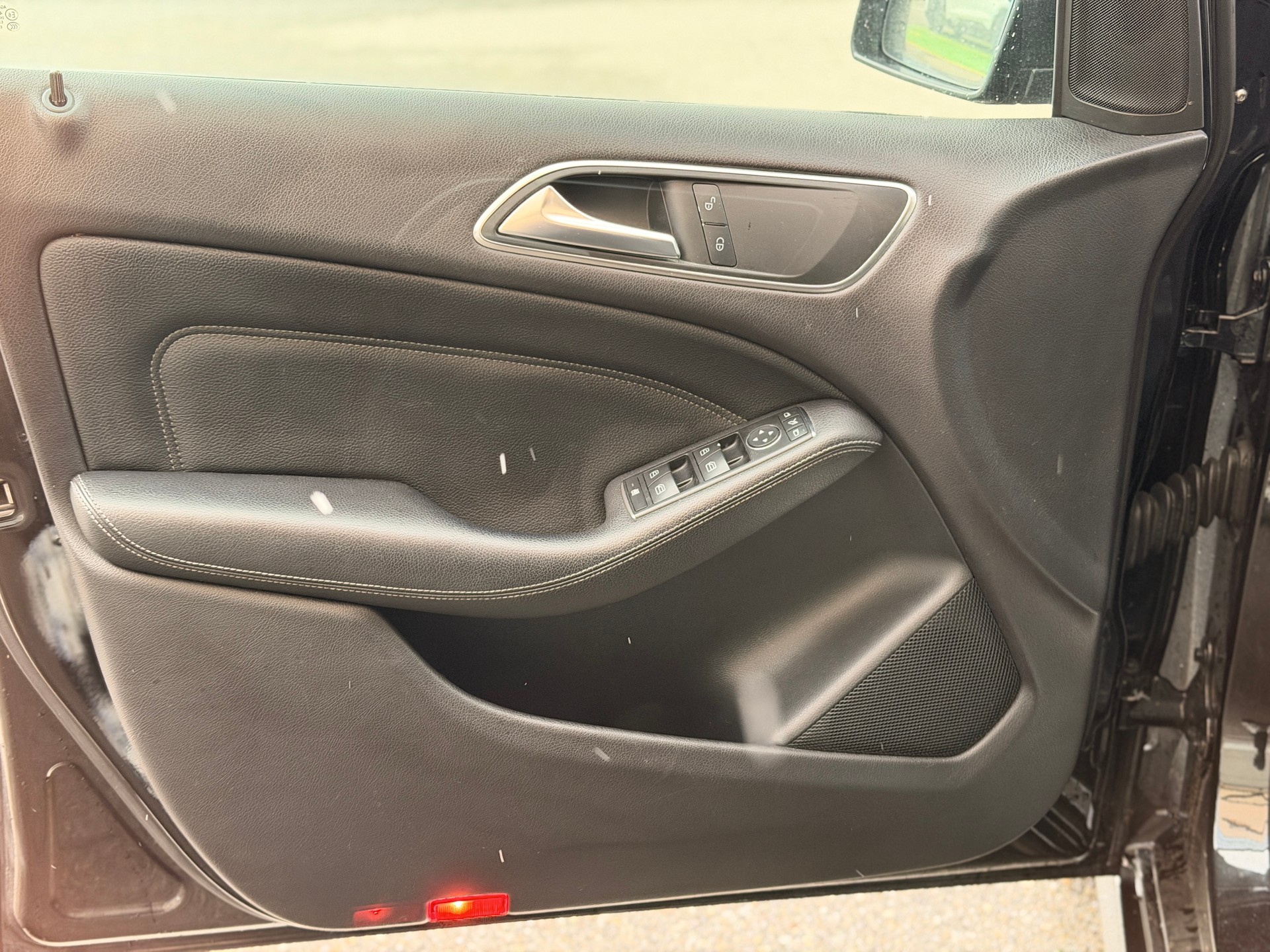 MERCEDES-BENZ B 200 7G-DCT-image-8